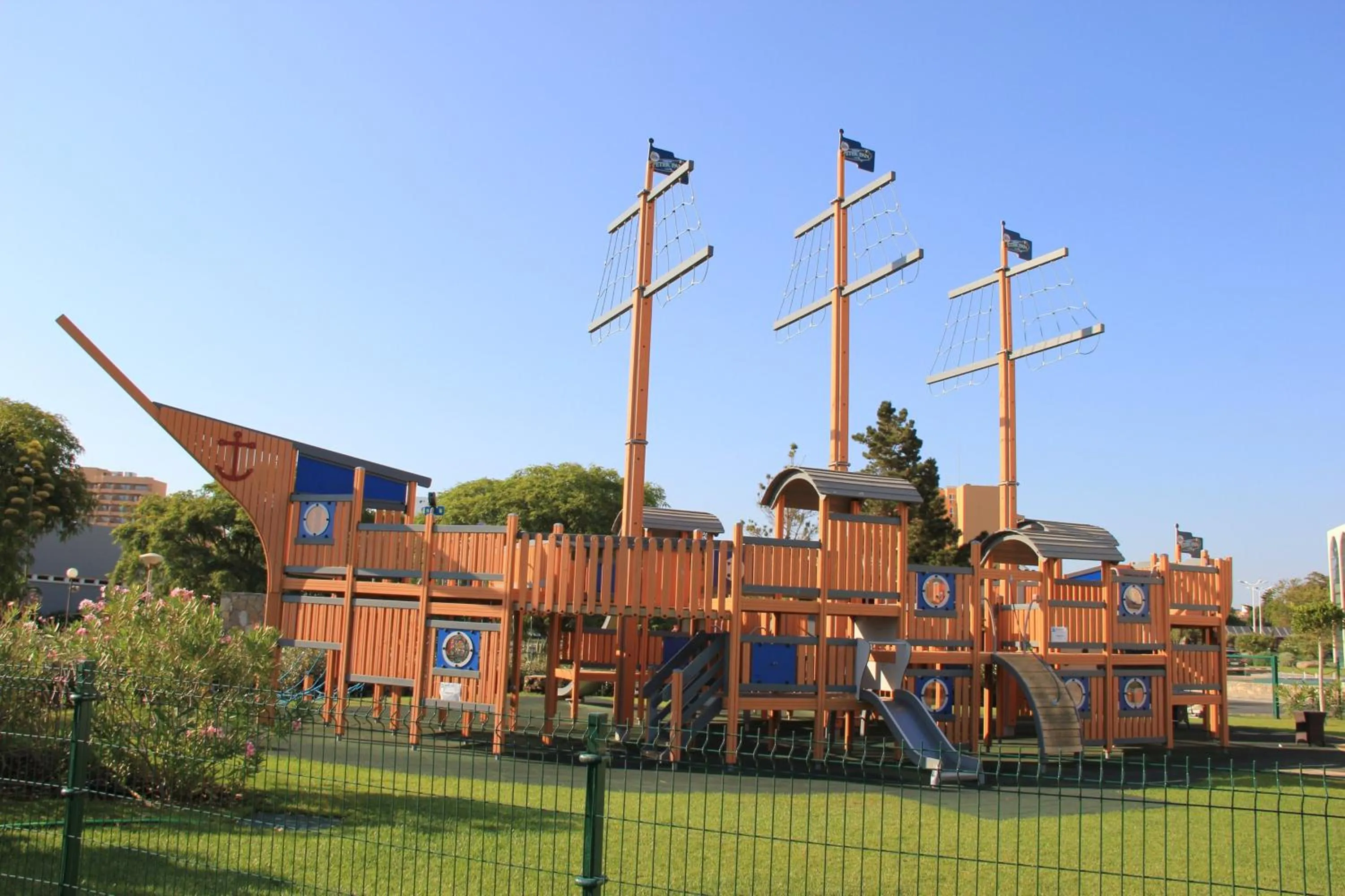 Area and facilities in Crowne Plaza Vilamoura - Algarve by IHG