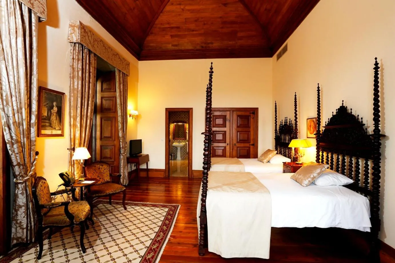 Photo of the whole room, Bed in Parador Casa Da Insua
