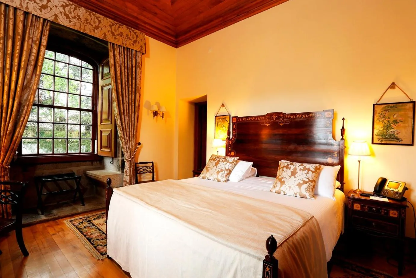 Photo of the whole room, Bed in Parador Casa Da Insua