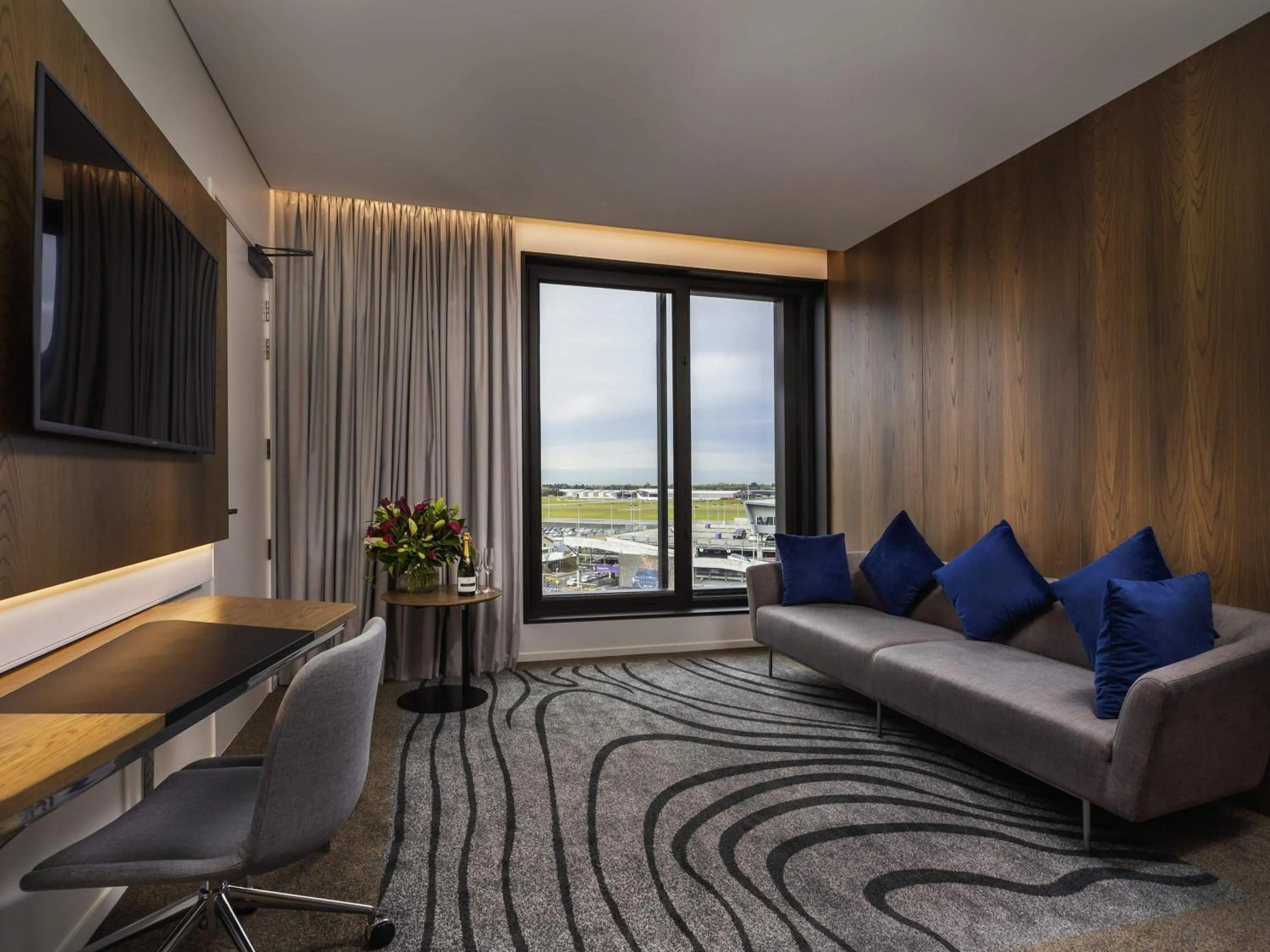 Bedroom in Novotel Christchurch Airport