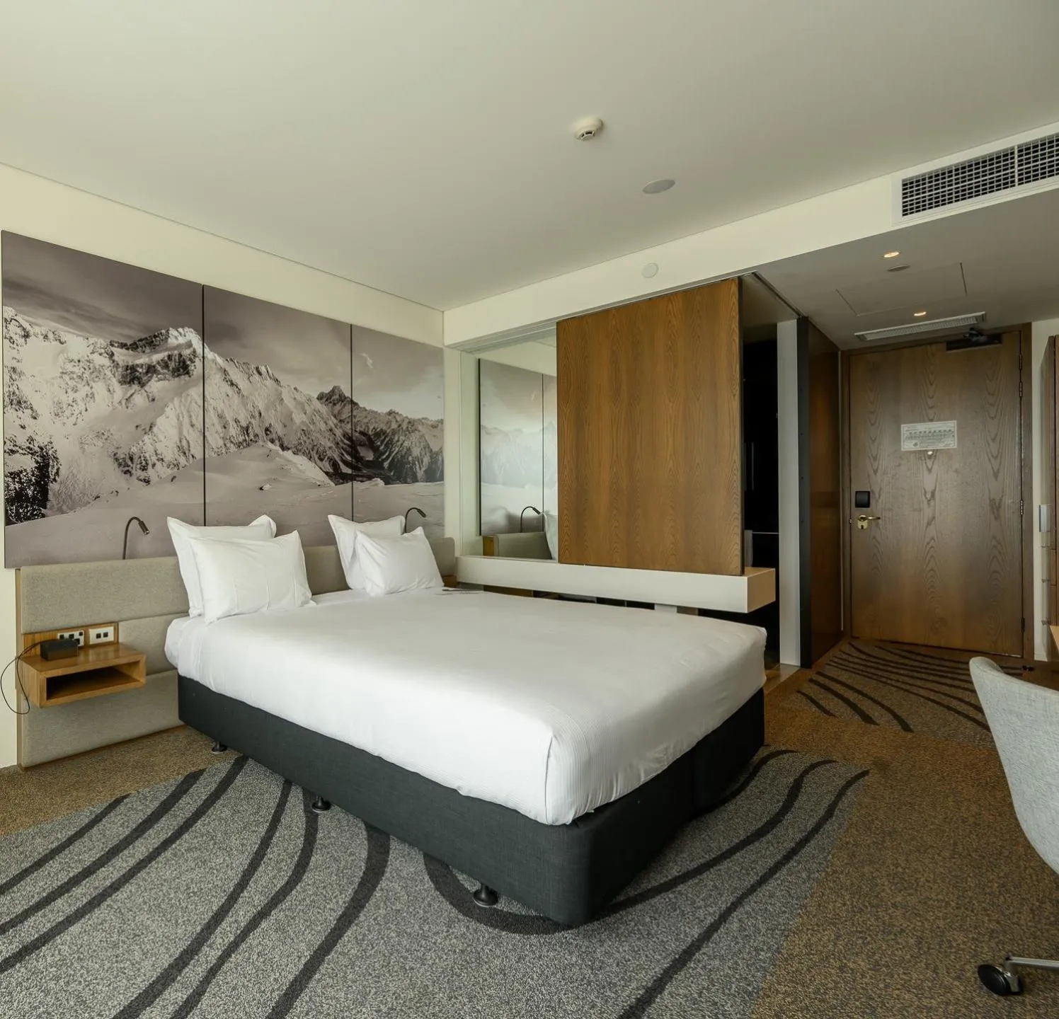 Bedroom, Bed in Novotel Christchurch Airport