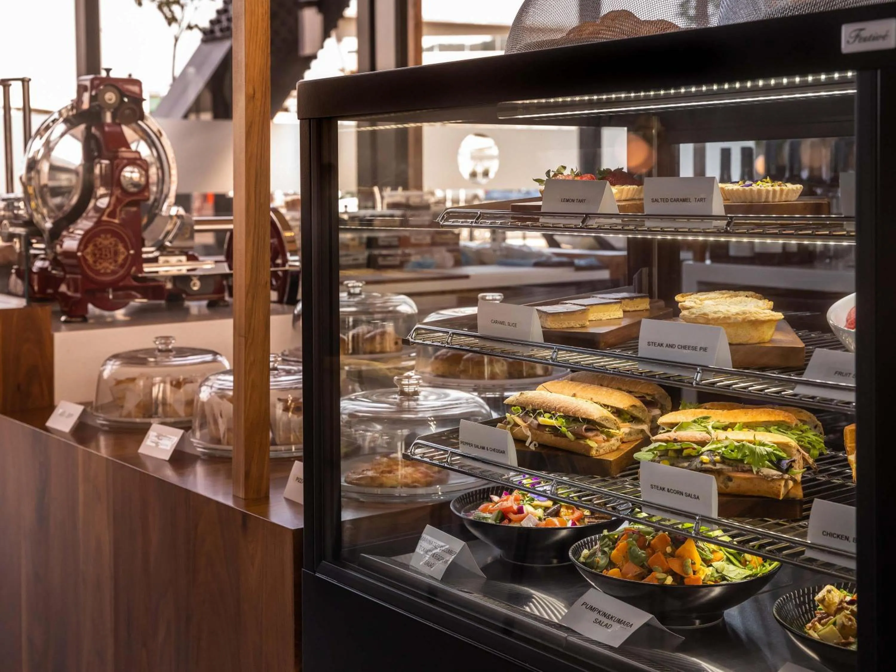 Restaurant/places to eat in Novotel Christchurch Airport