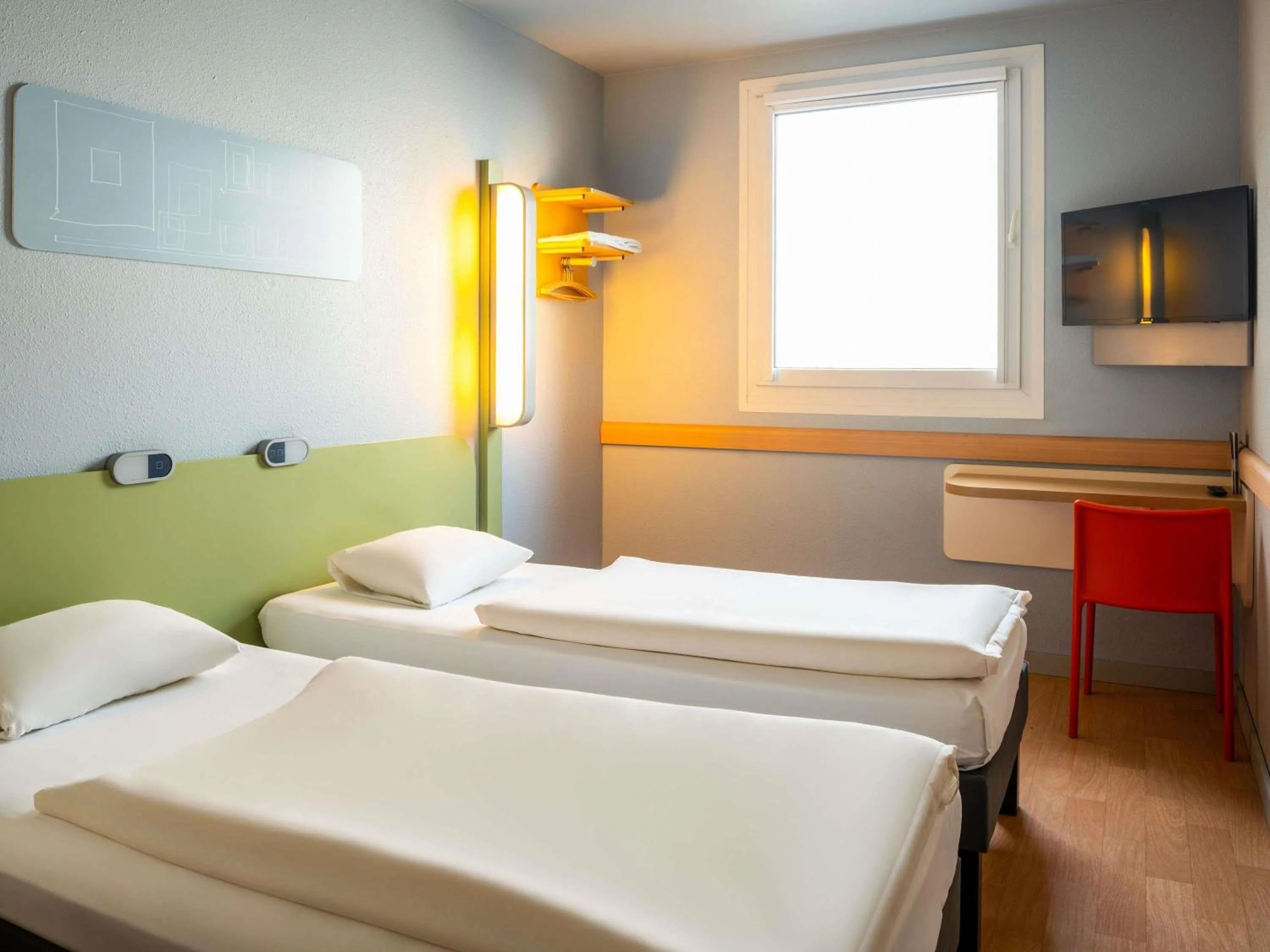 Bedroom, Bed in ibis budget Muenchen Ost Messe