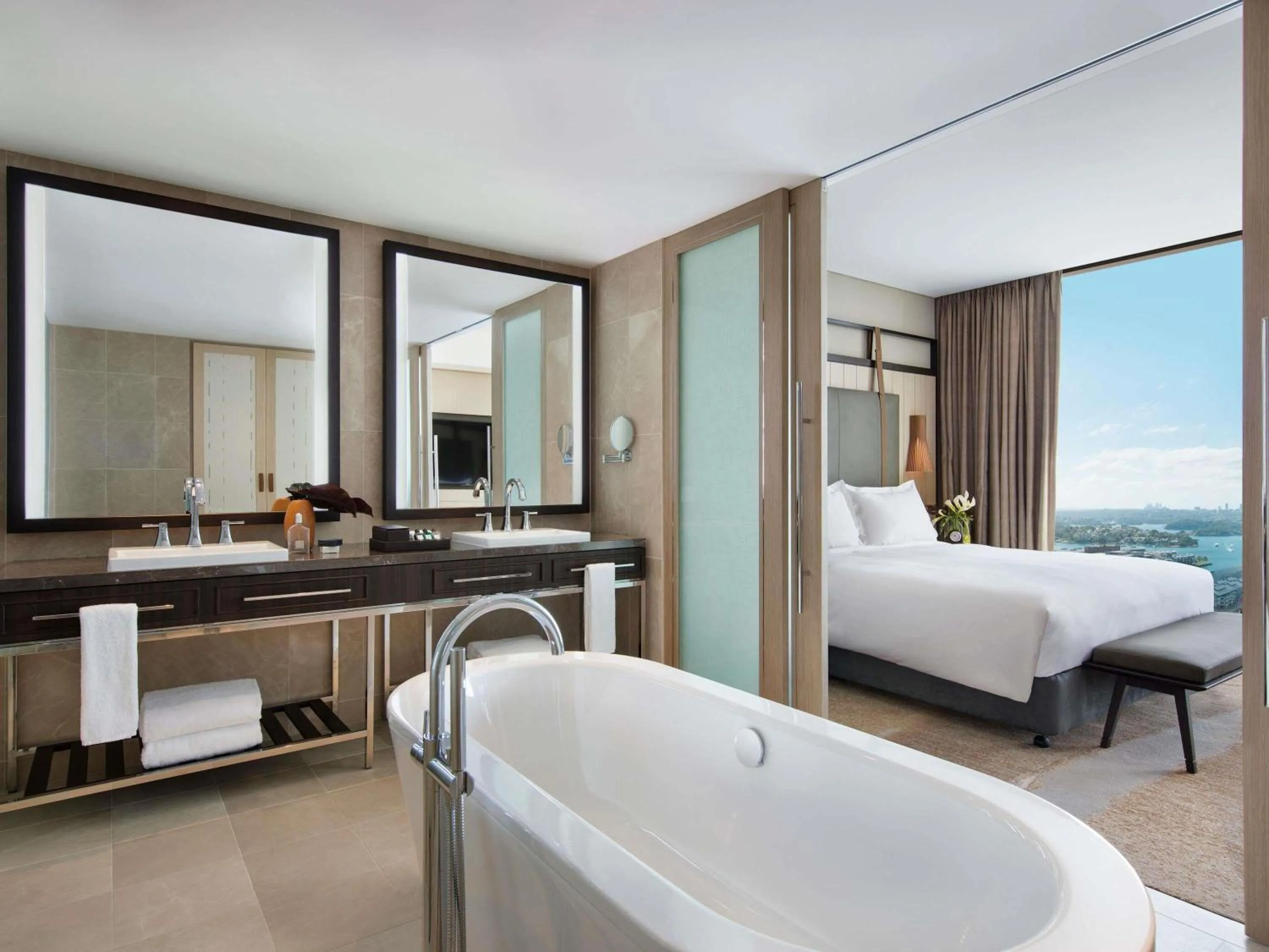 Bathroom, Bed in Sofitel Sydney Darling Harbour