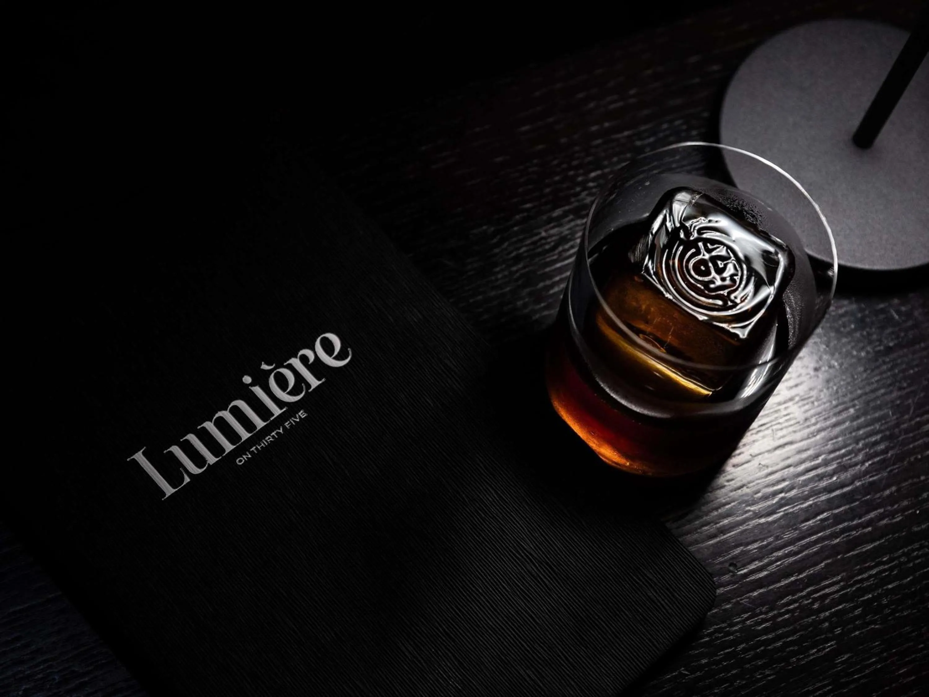 Lounge or bar in Sofitel Sydney Darling Harbour