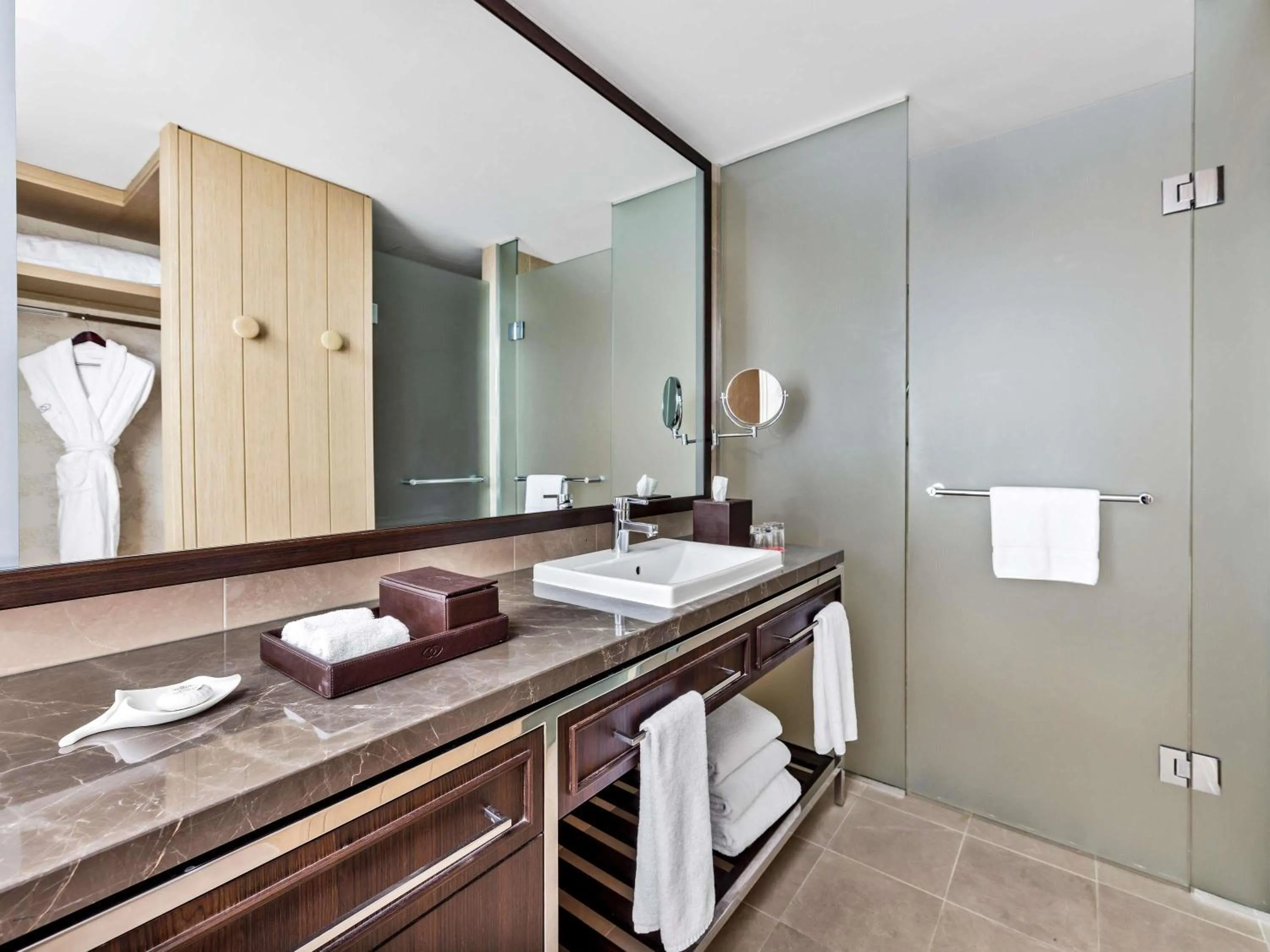 Bathroom in Sofitel Sydney Darling Harbour