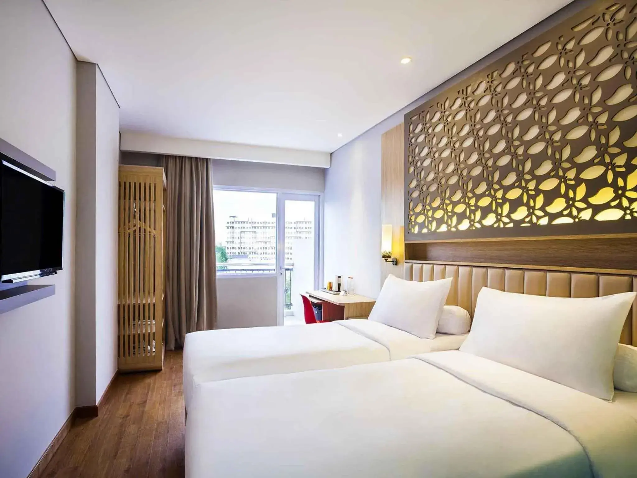 Twin Room with Balcony in ibis Styles Cikarang Twin Room with Balcony in ibis Styles Cikarang