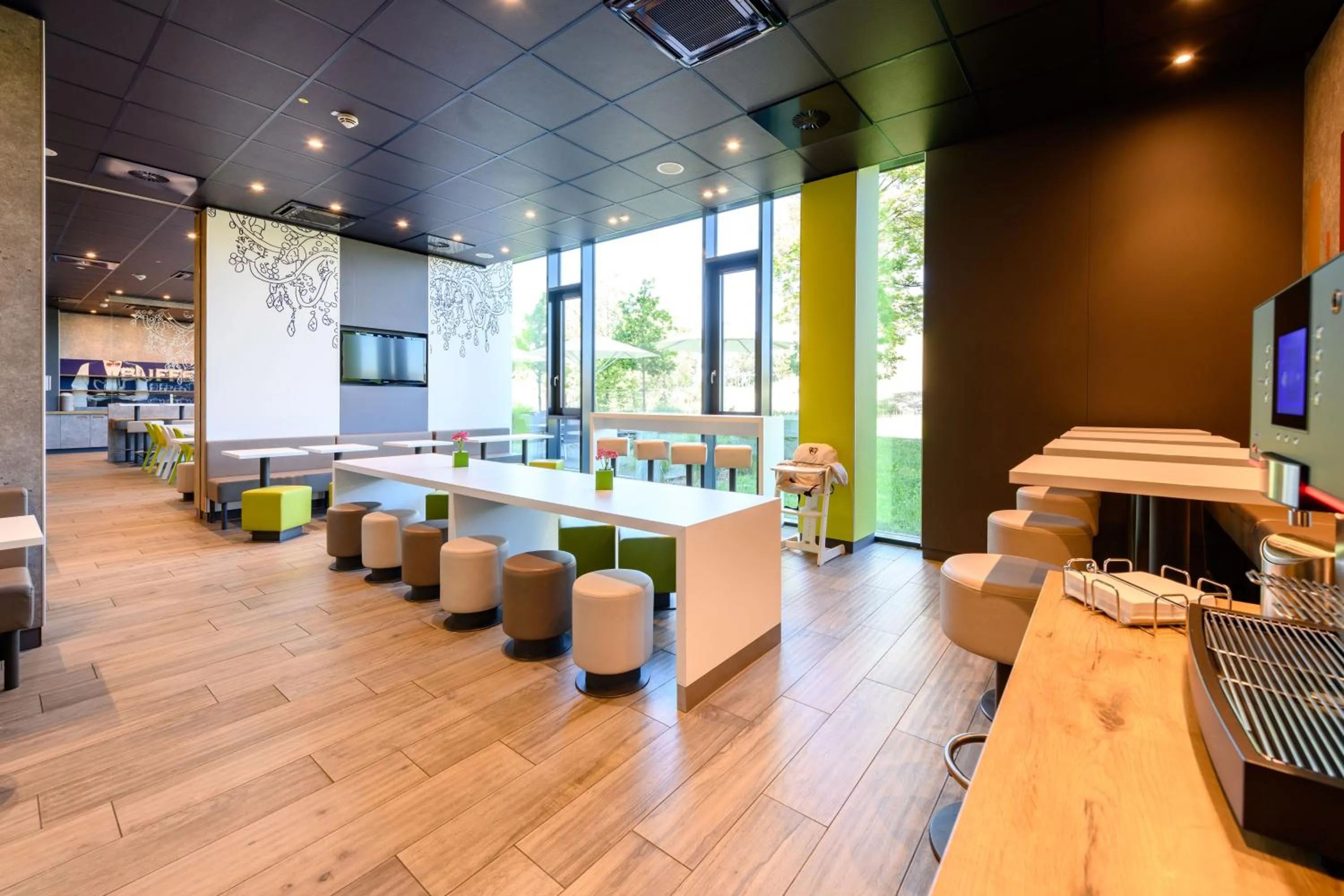 Restaurant/places to eat in ibis budget Muenchen City Olympiapark