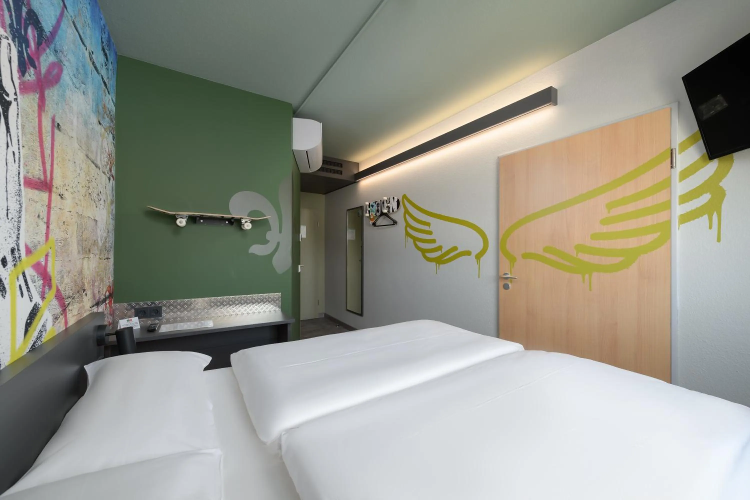 Bed in Felix Hotel Darmstadt