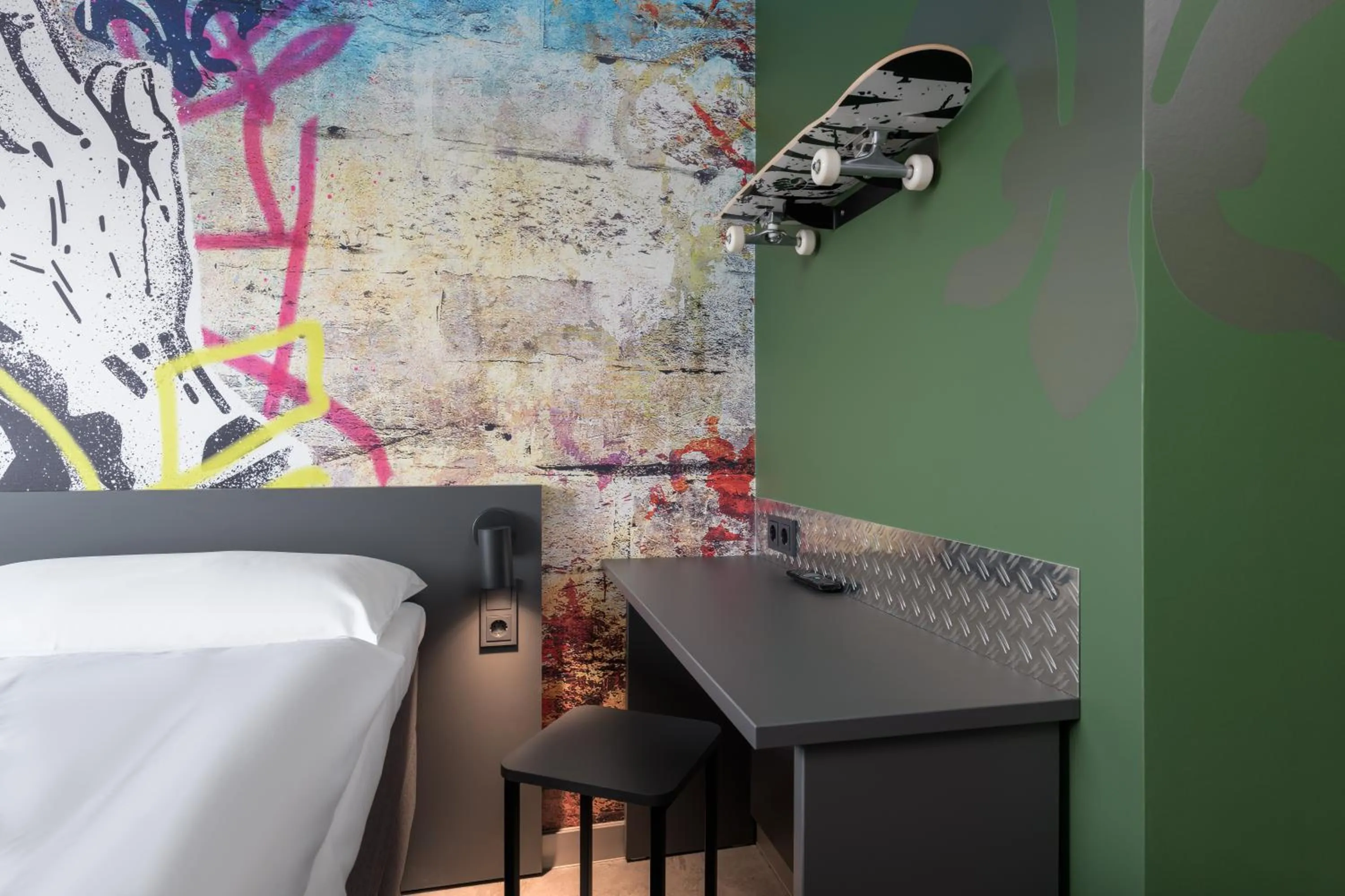 Photo of the whole room, Bed in Felix Hotel Darmstadt