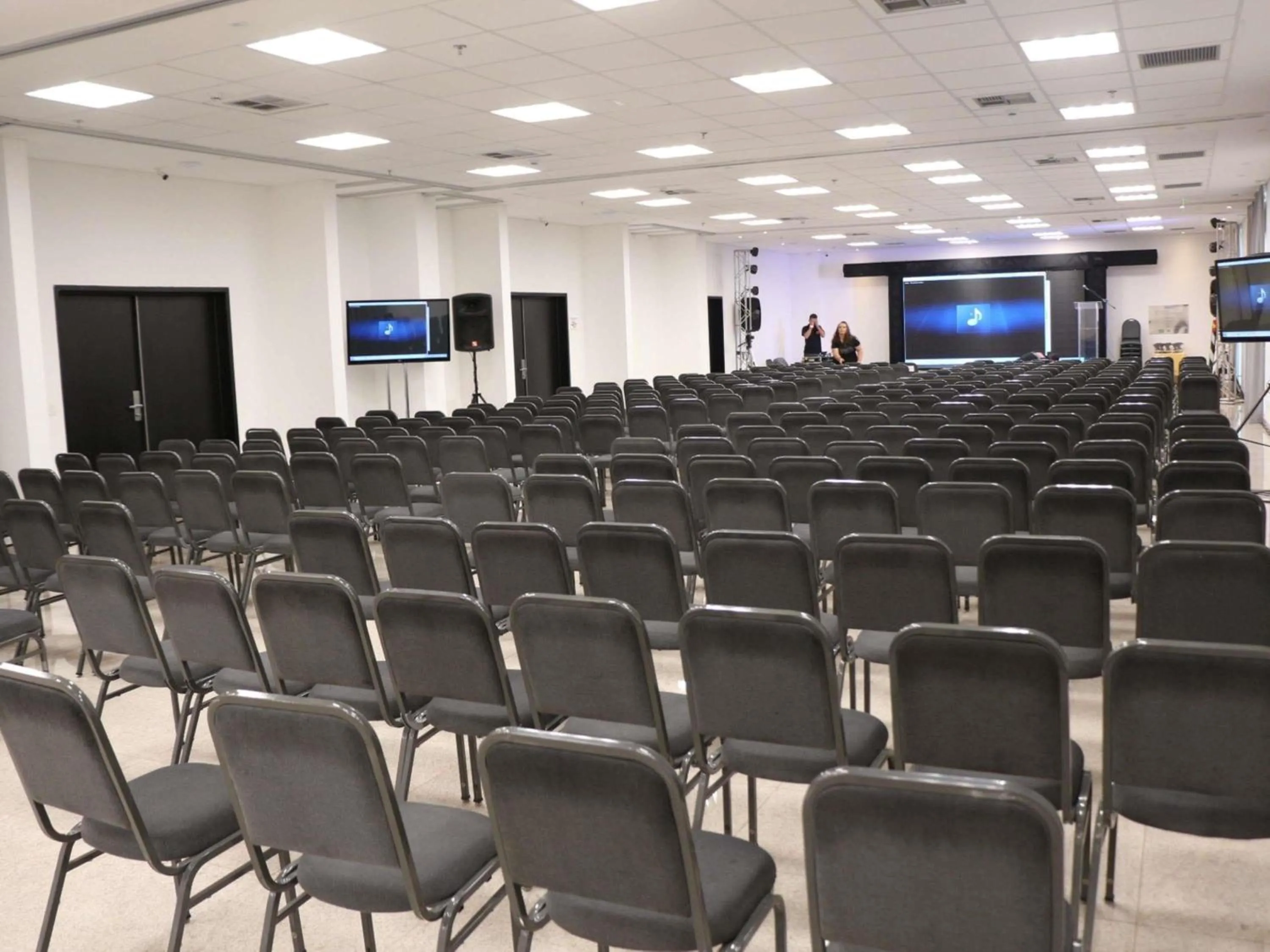 Meeting/conference room in ibis Styles Taubate