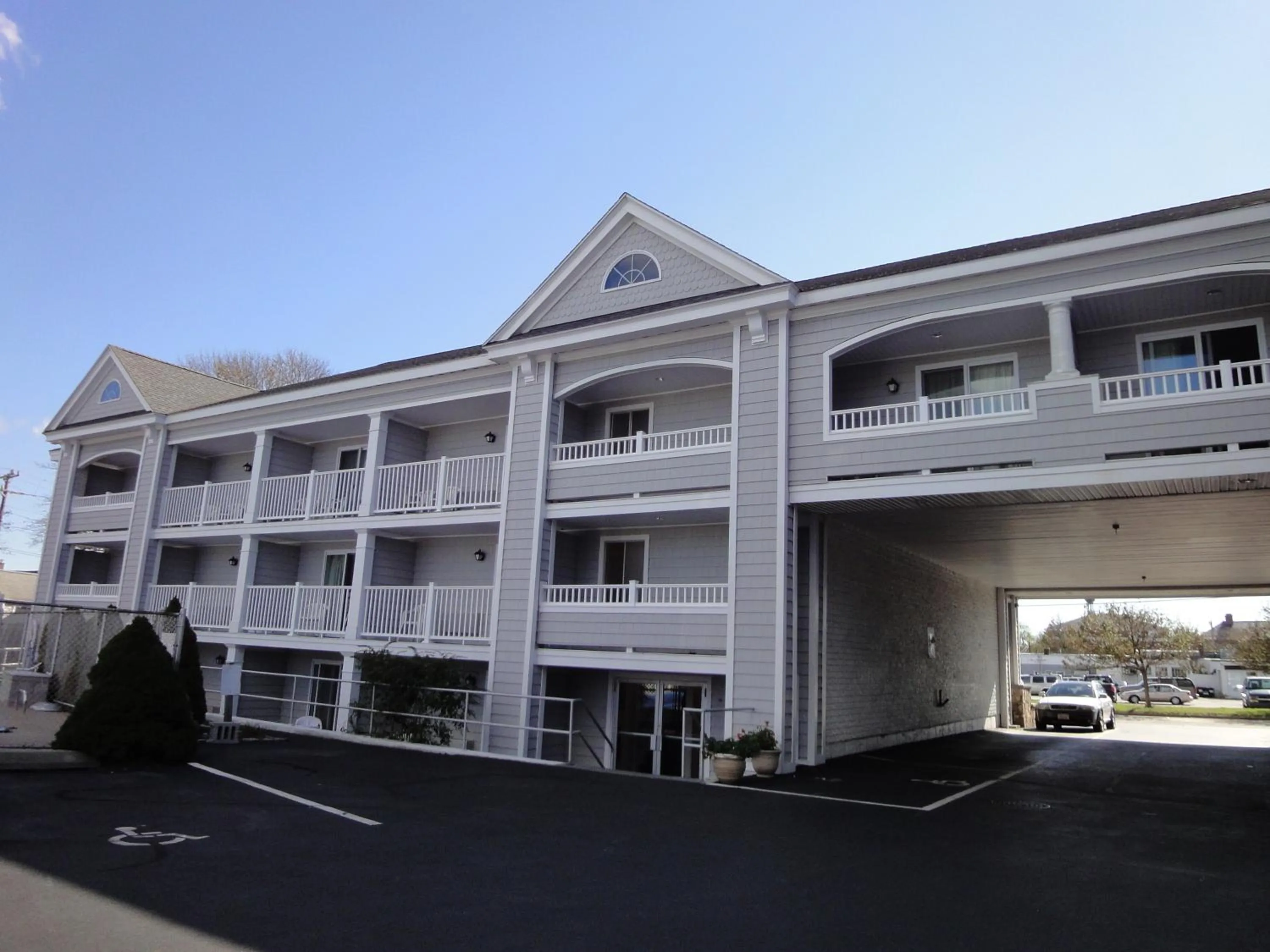 Facade/entrance in Hyannis Travel Inn