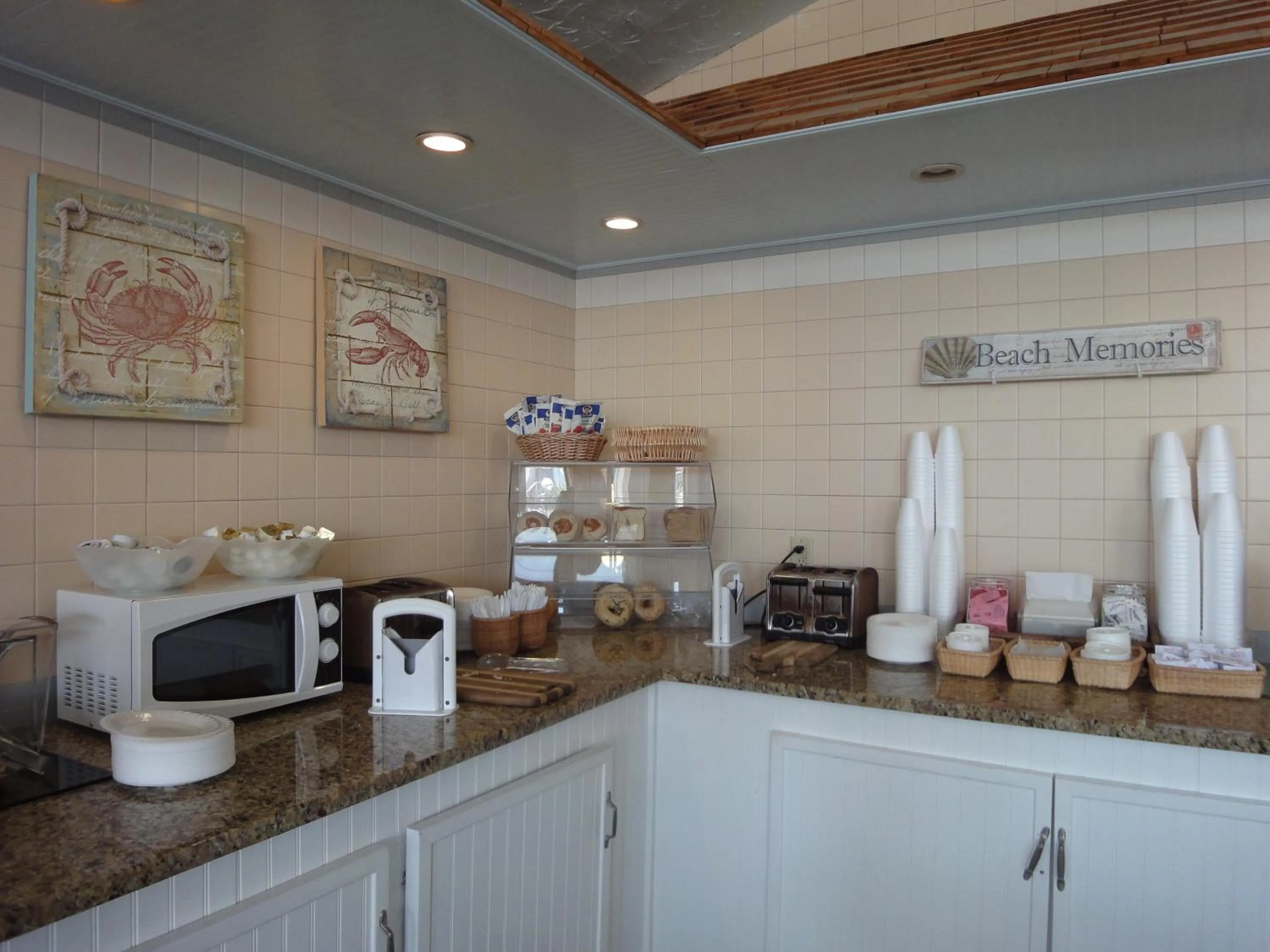 Restaurant/places to eat in Hyannis Travel Inn