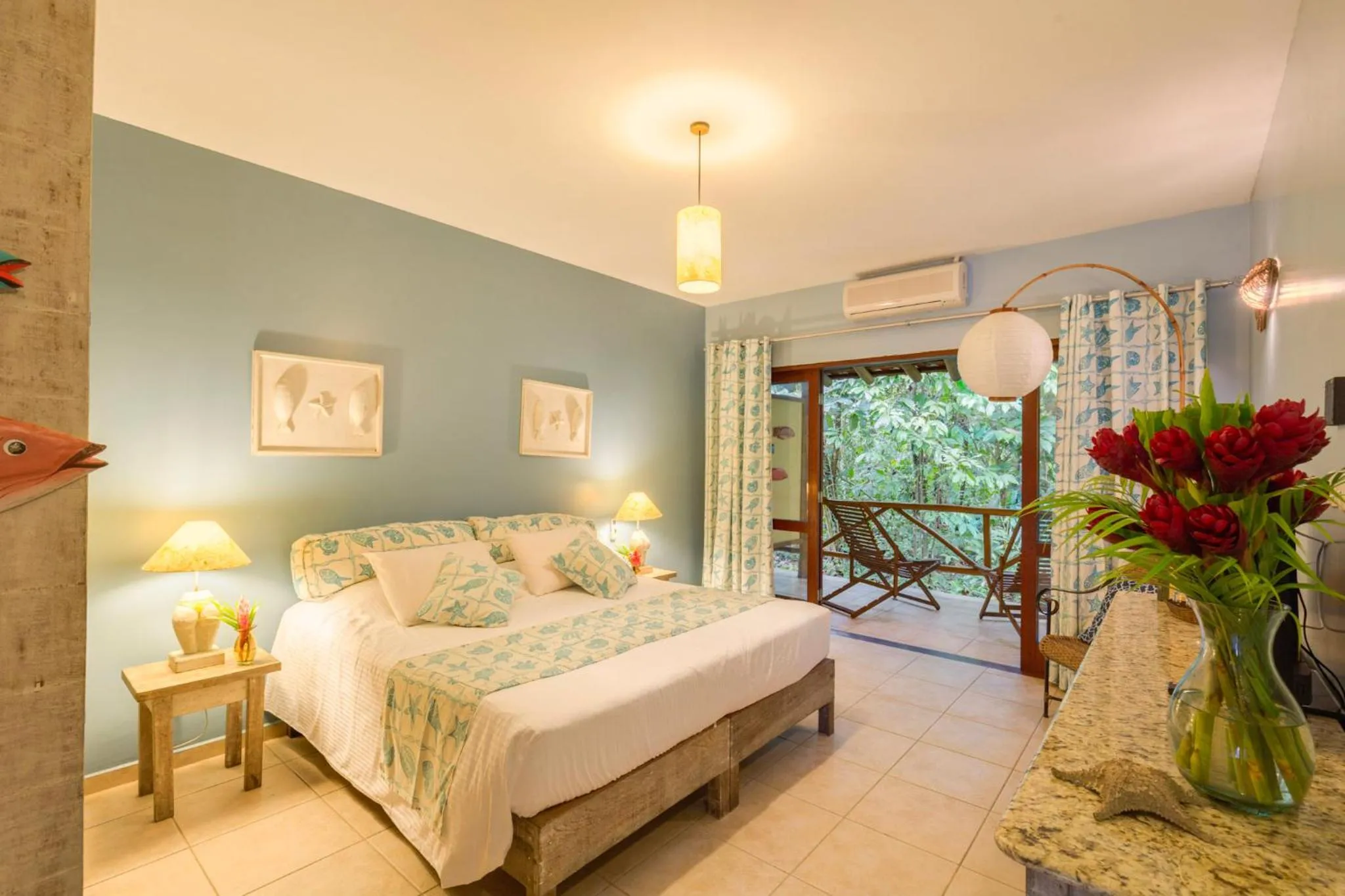 Photo of the whole room, Bed in Itamambuca Eco Resort