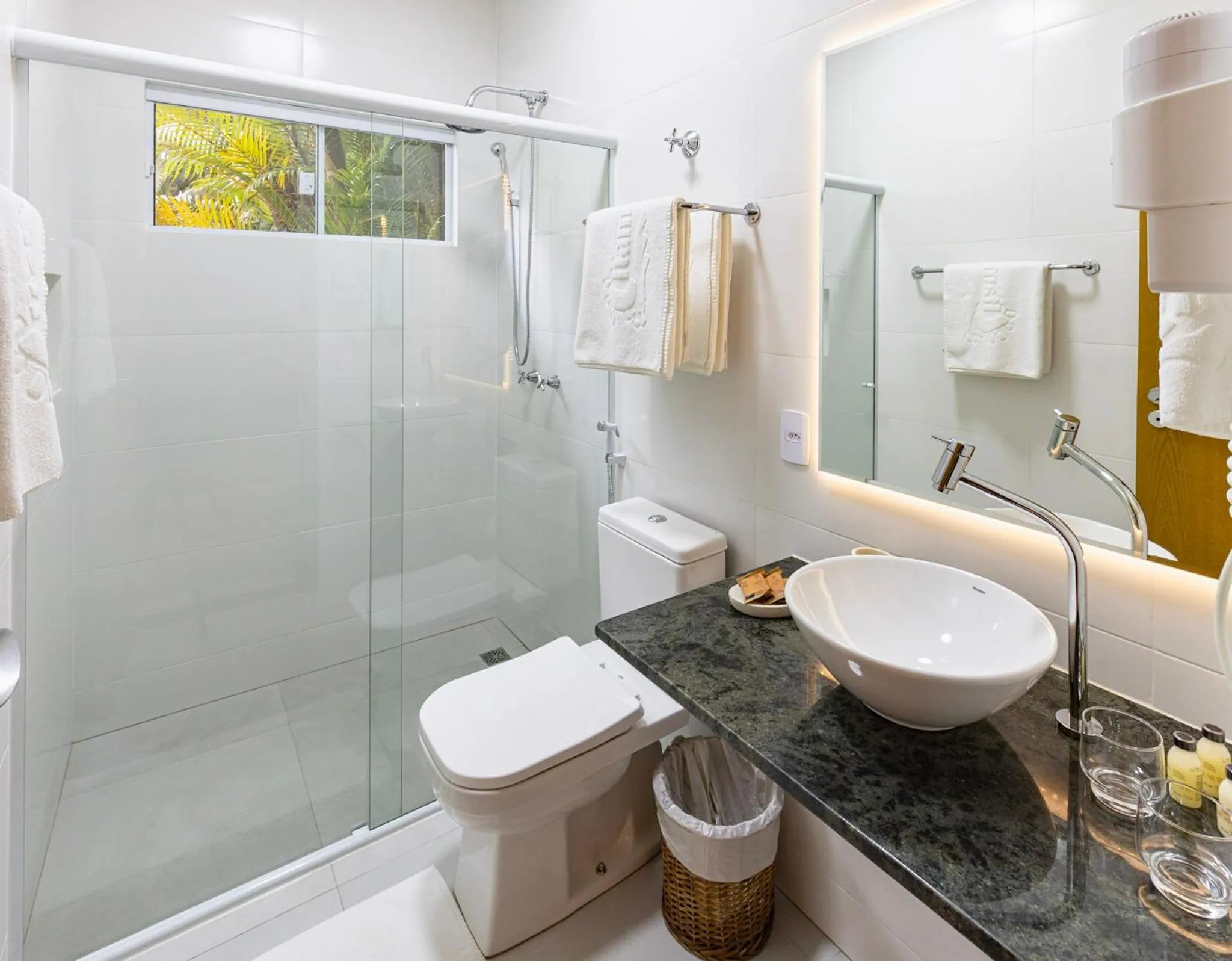 Photo of the whole room in Itamambuca Eco Resort