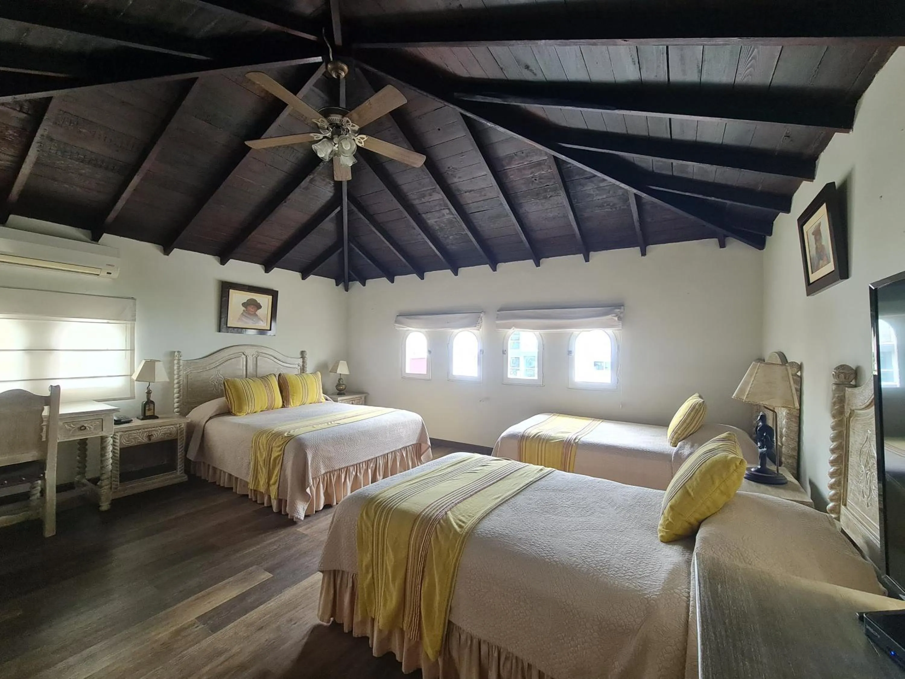 Photo of the whole room, Bed in Hotel Antigua Miraflores