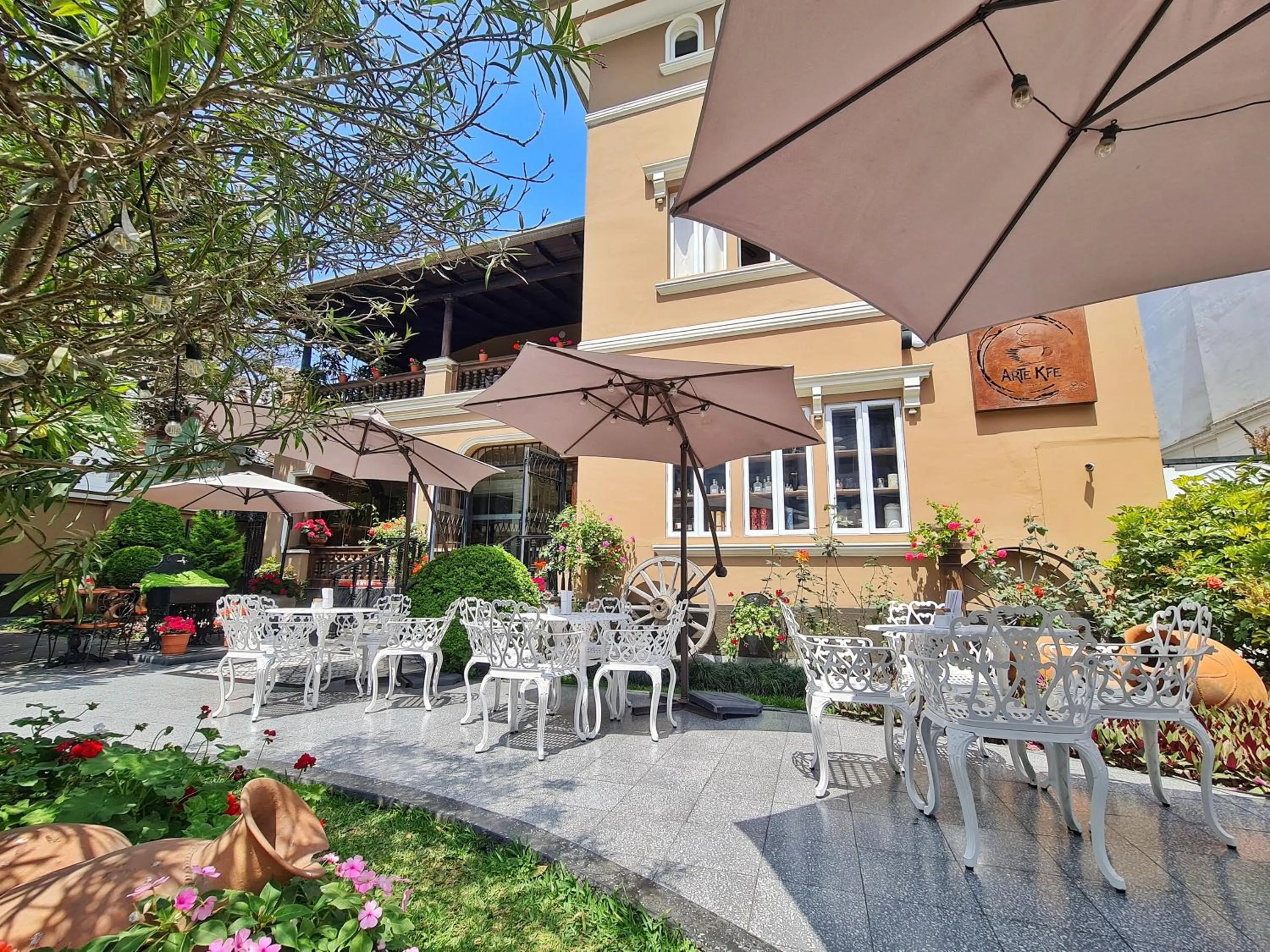 Property building in Hotel Antigua Miraflores
