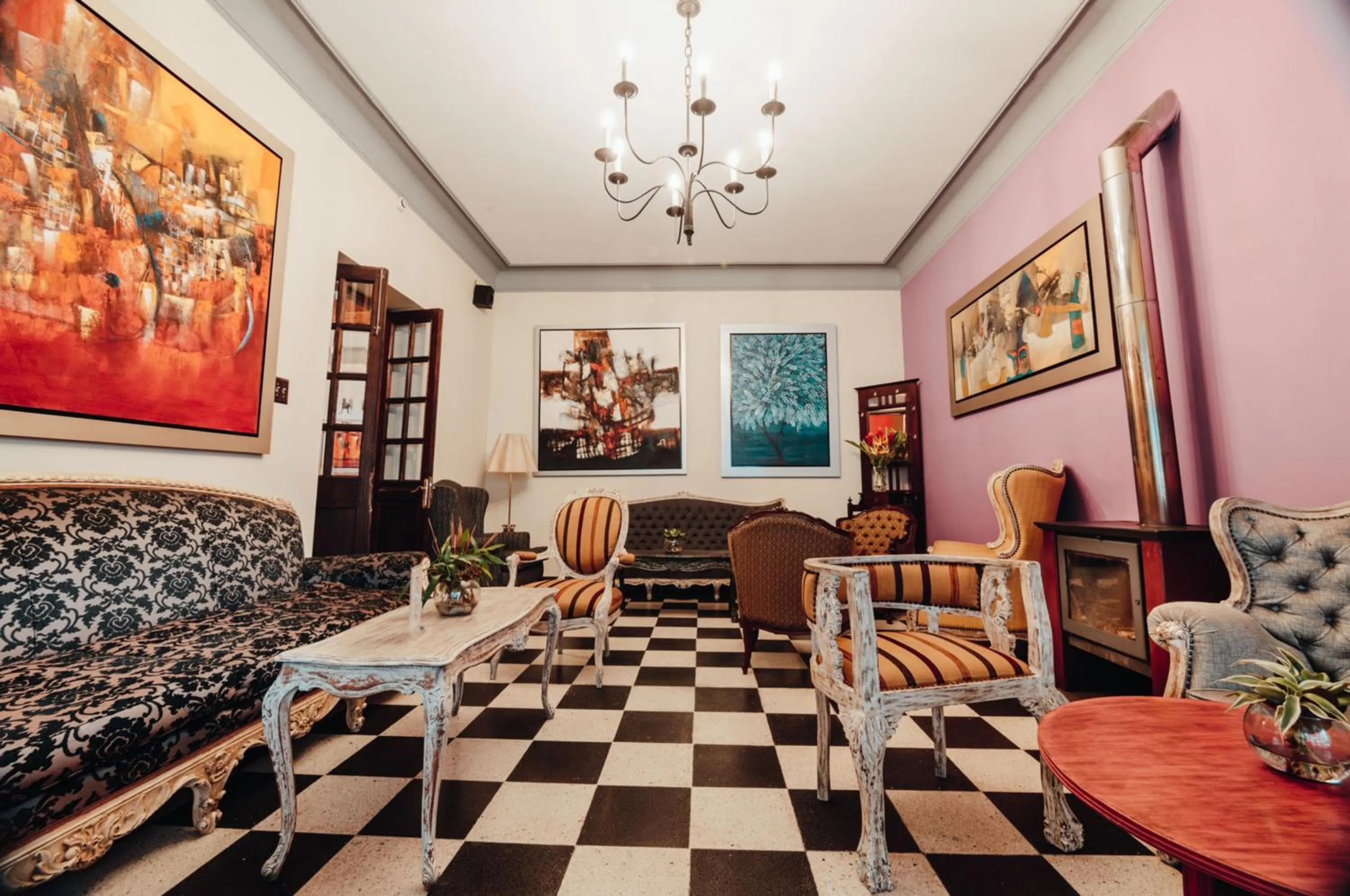 Communal lounge/ TV room in Hotel Antigua Miraflores