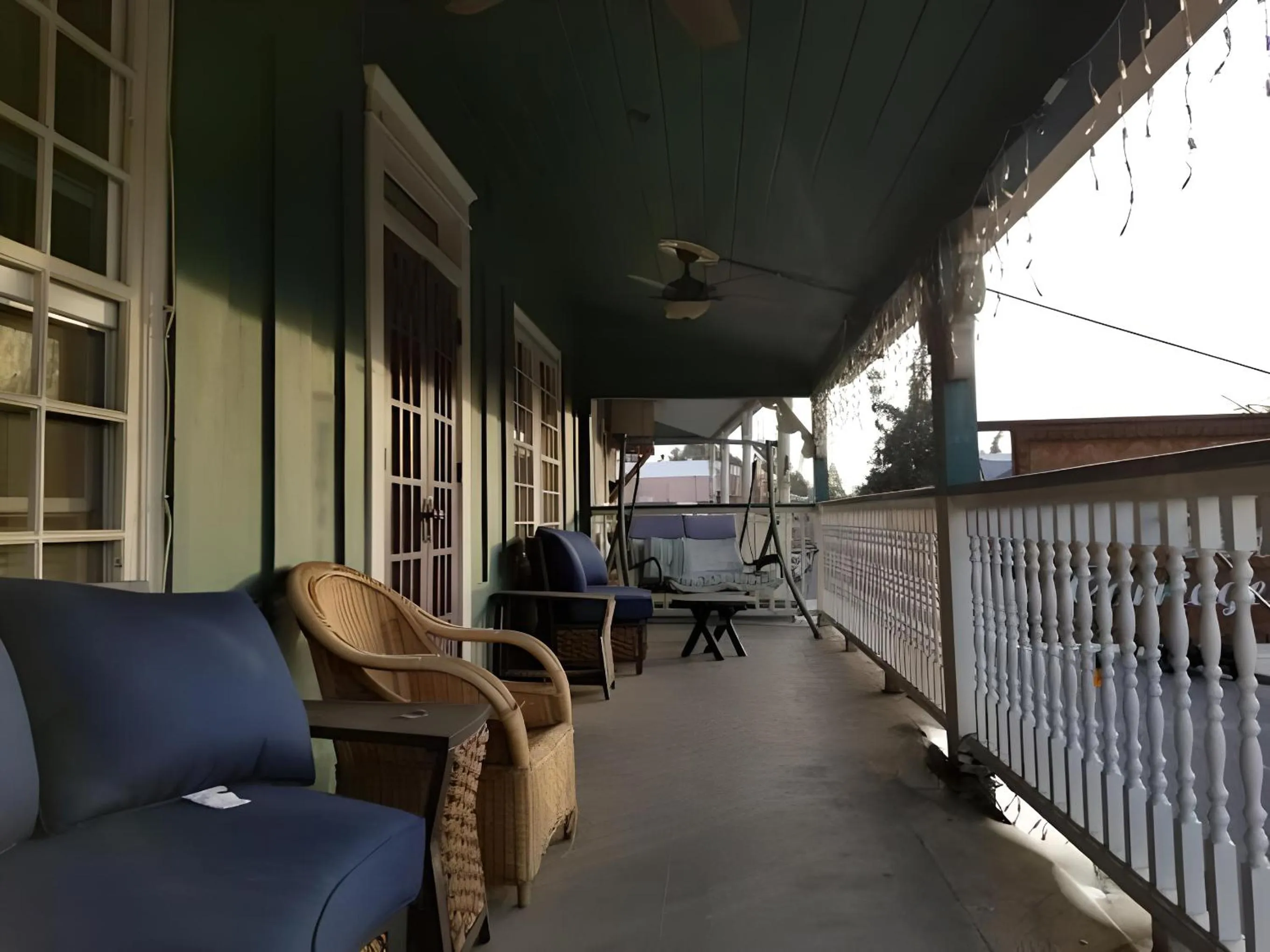 Patio in Americas Best Value Inn Royal Carriage