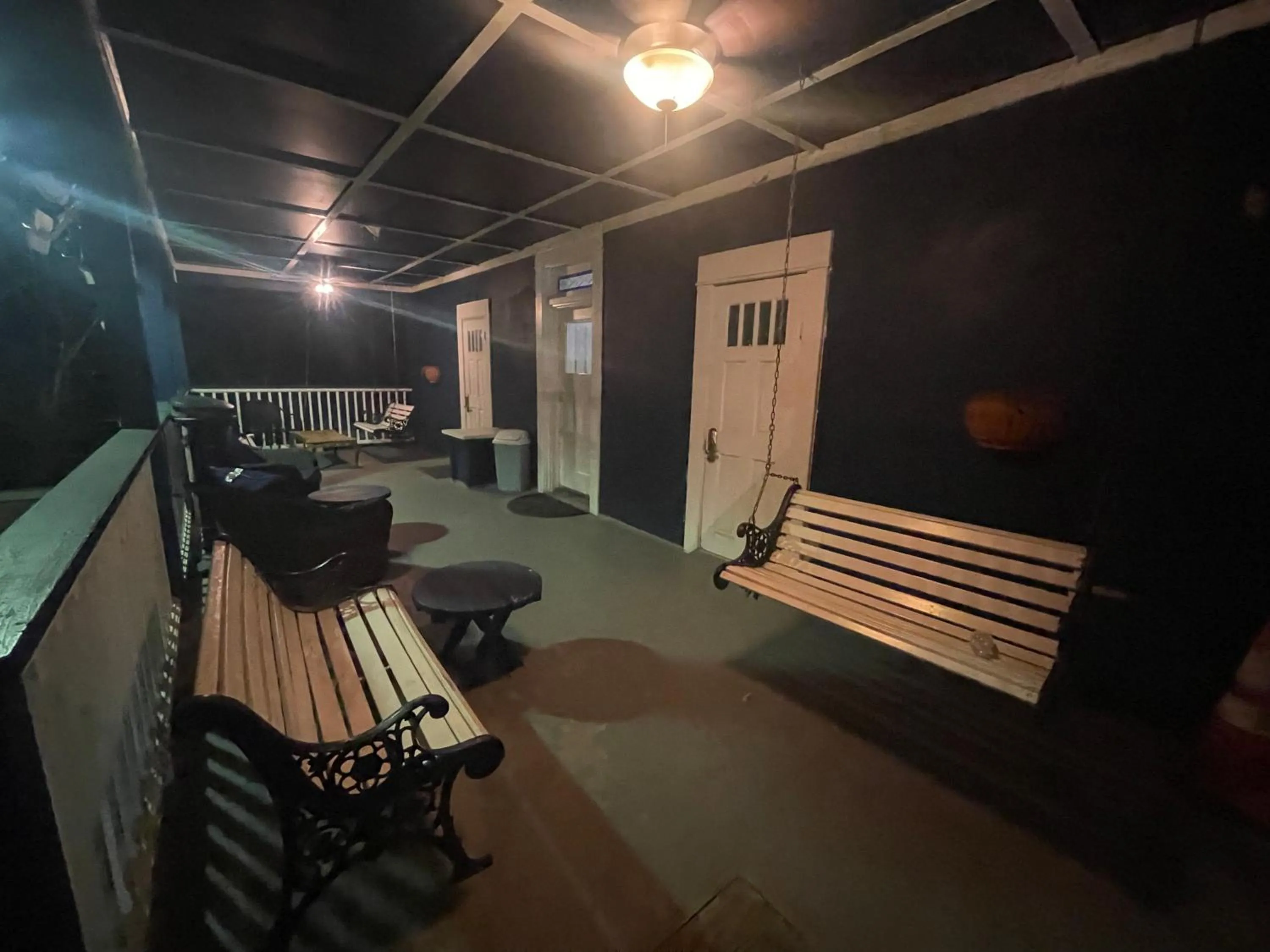 Patio in Americas Best Value Inn Royal Carriage