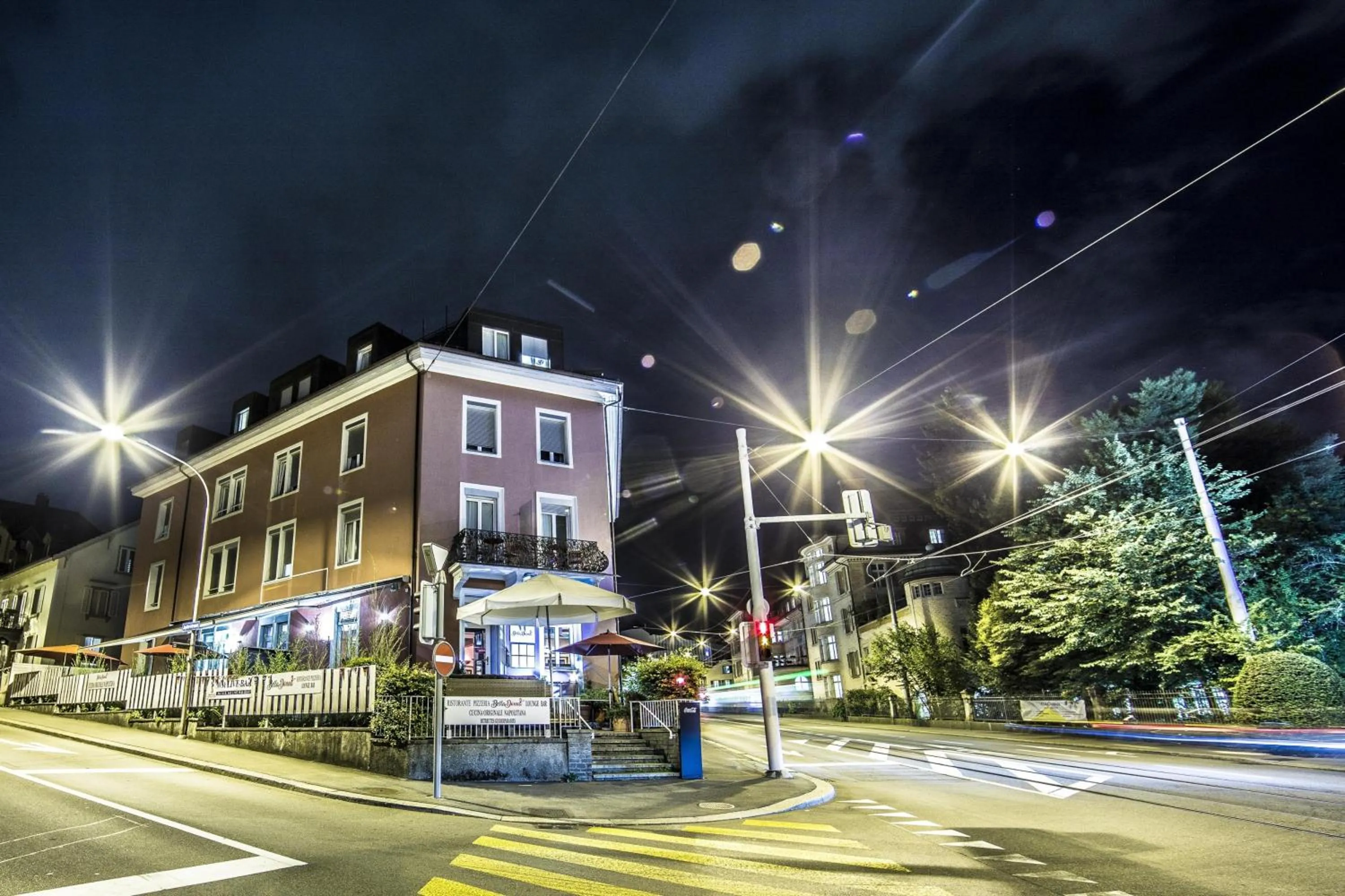 Facade/entrance in Swiss Star California - Self Check-In