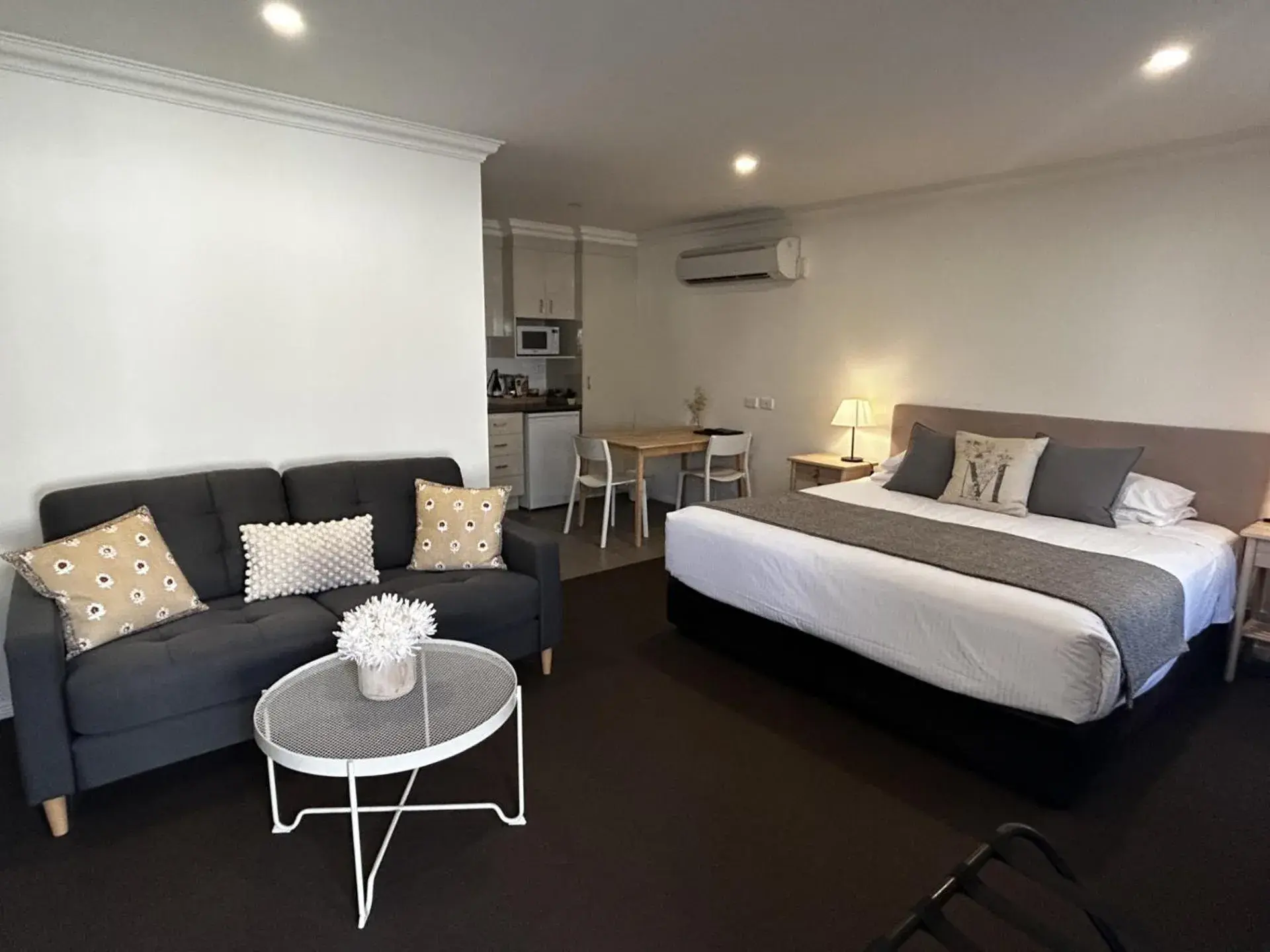 Executive King Room in Millthorpe Motel Executive King Room in Millthorpe Motel