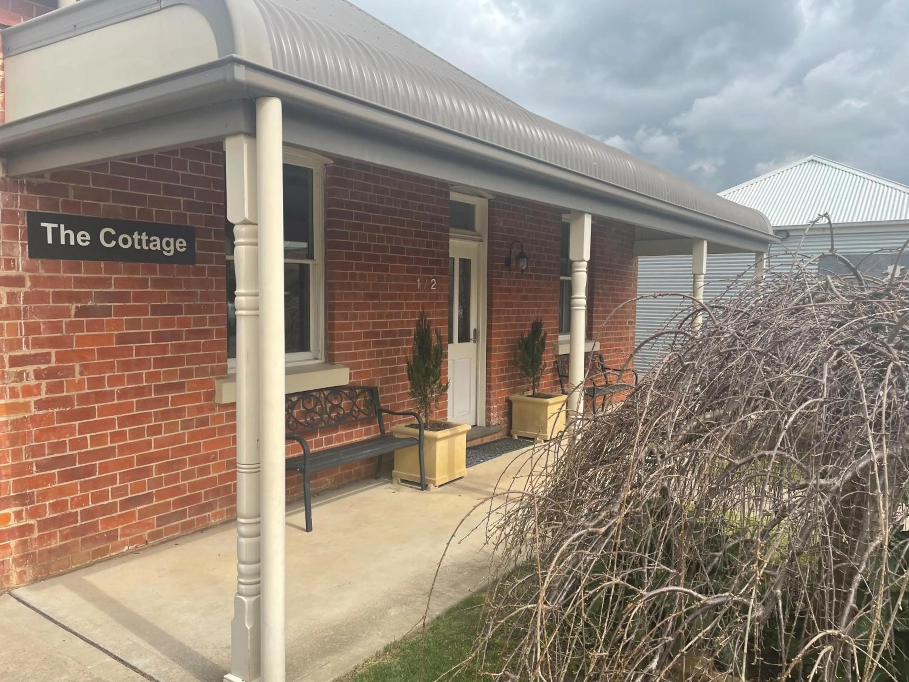 Property building in Millthorpe Motel