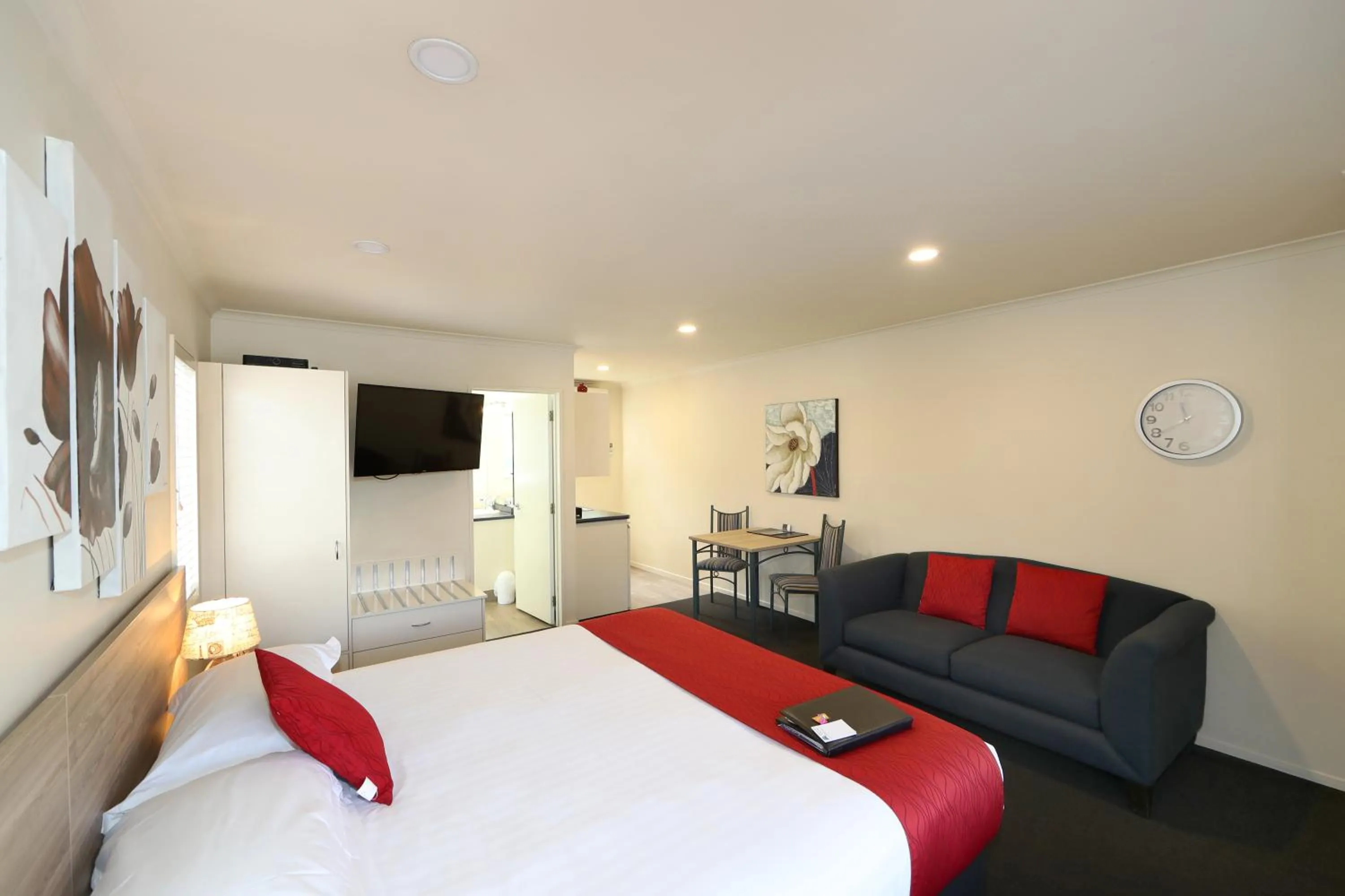 Bedroom, Bed in Havelock North Motor Lodge