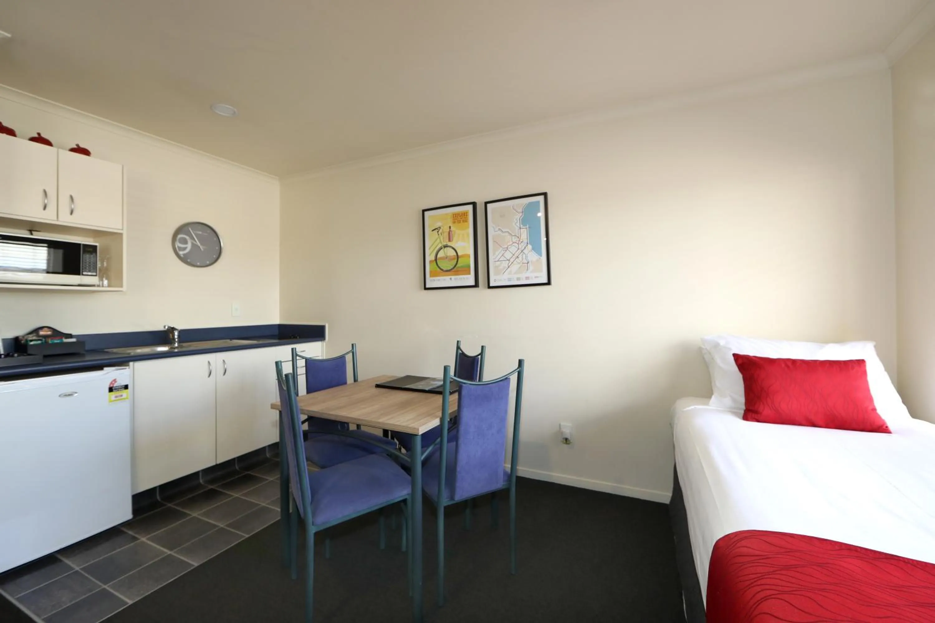 Bed in Havelock North Motor Lodge