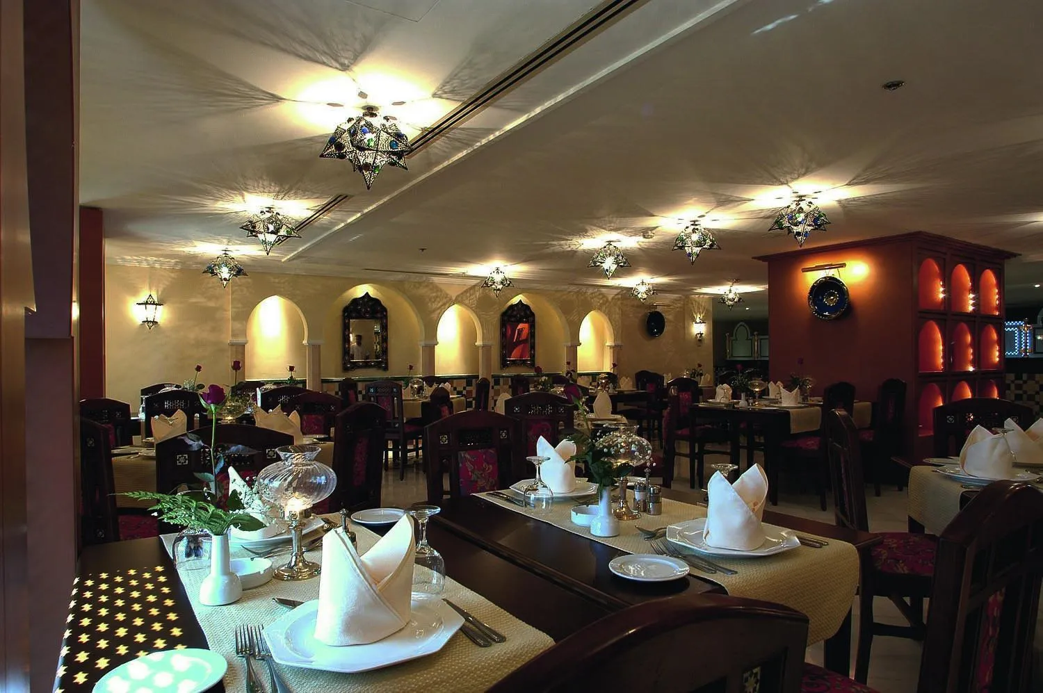 Restaurant/places to eat in New Madinah Hotel