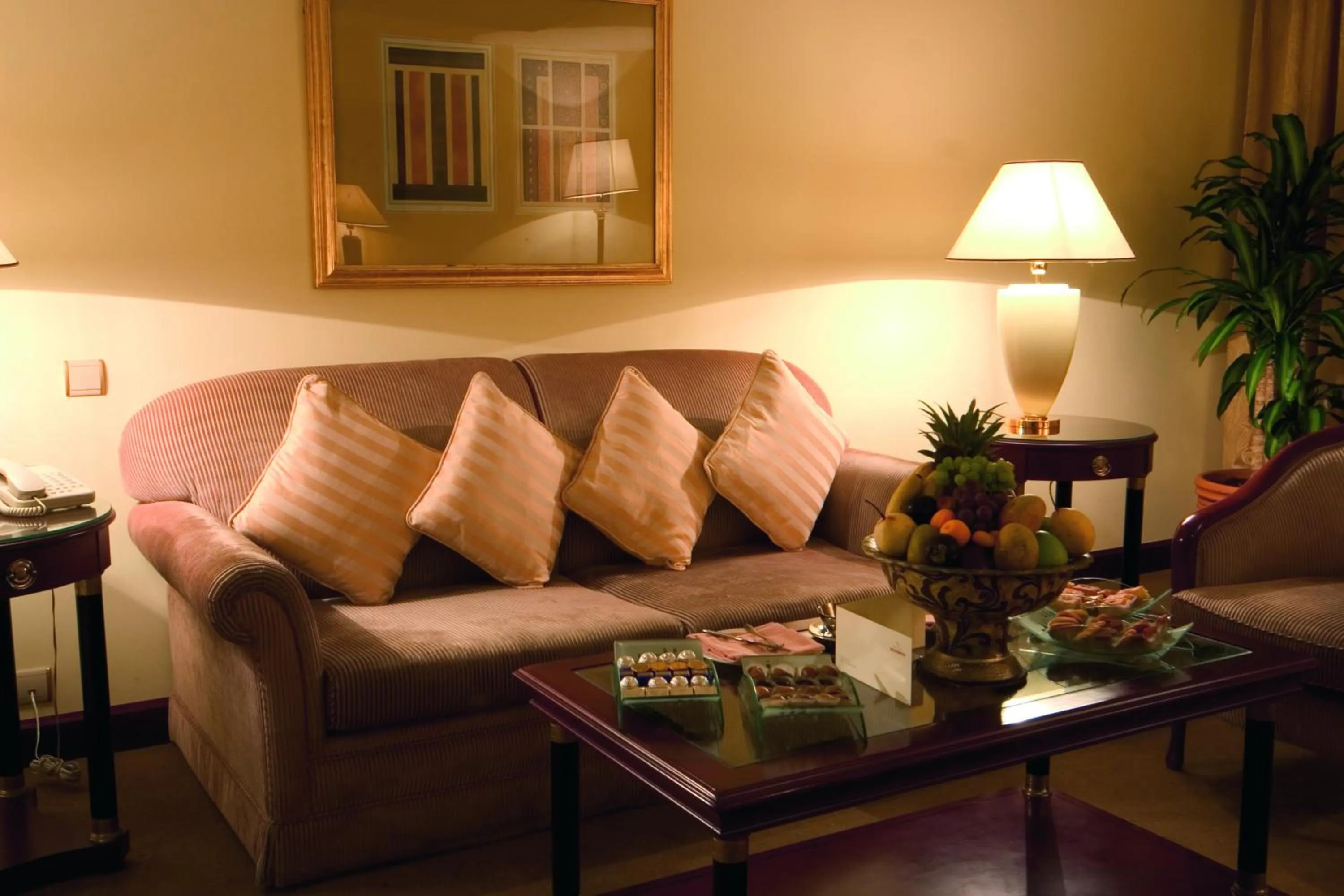 Living room in New Madinah Hotel