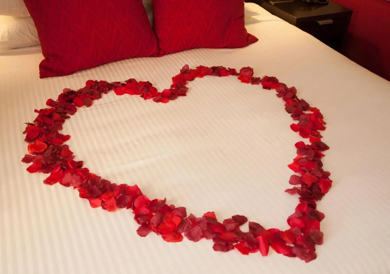 Decorative detail, Bed in Wine Country Motor Inn