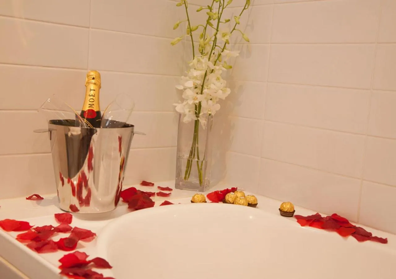 Bathroom in Wine Country Motor Inn