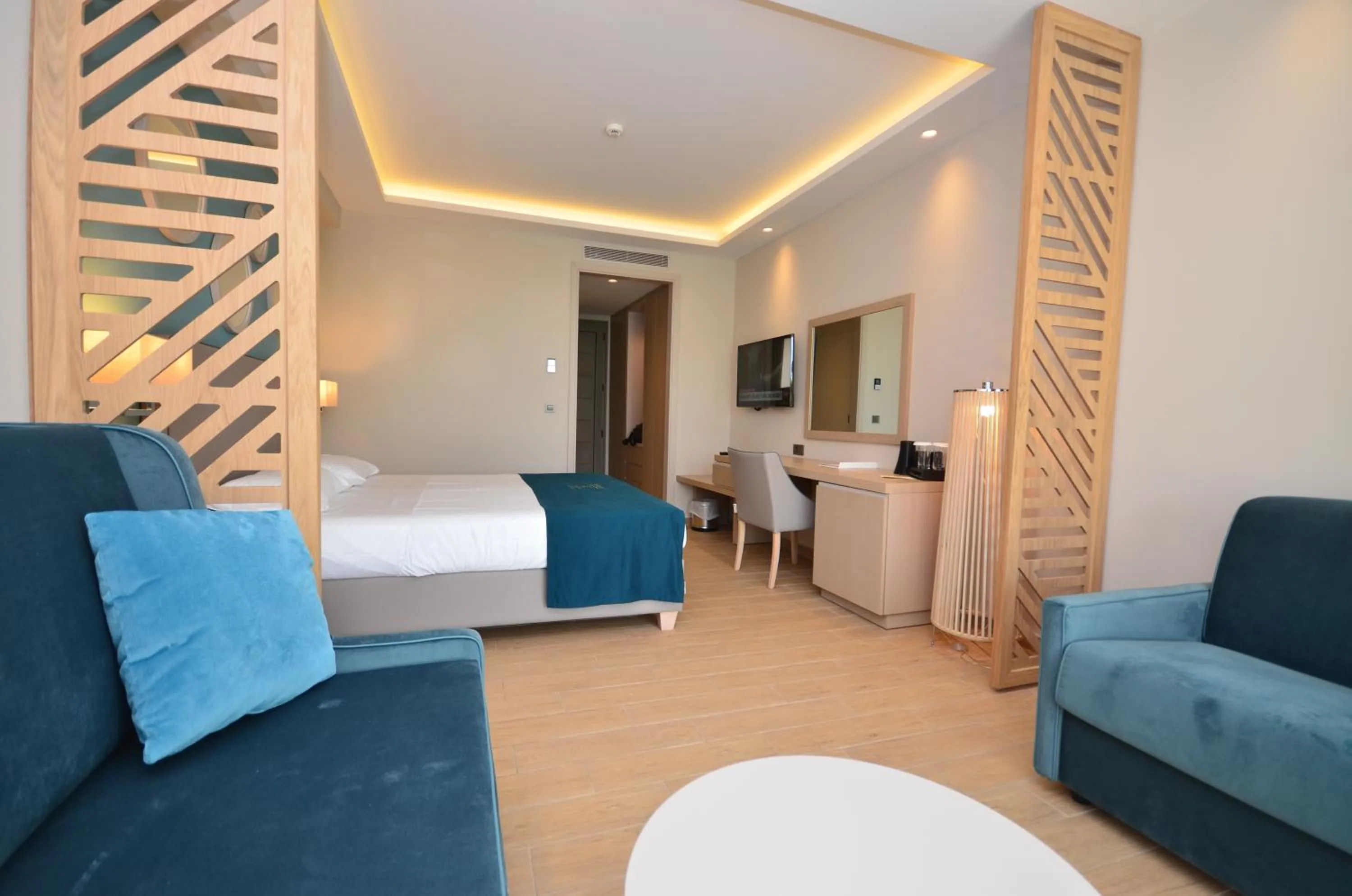 Photo of the whole room, Bed in Almyros Beach