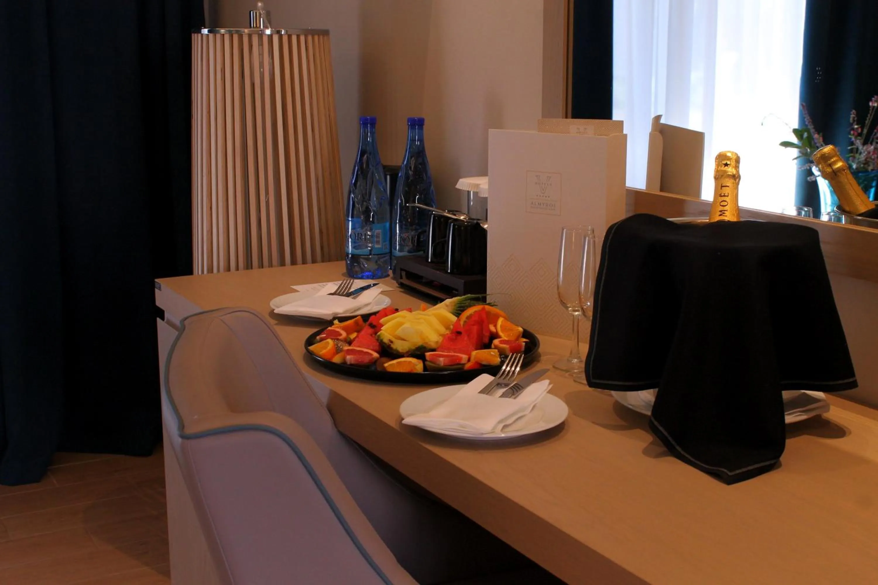 Food and drinks in Almyros Beach