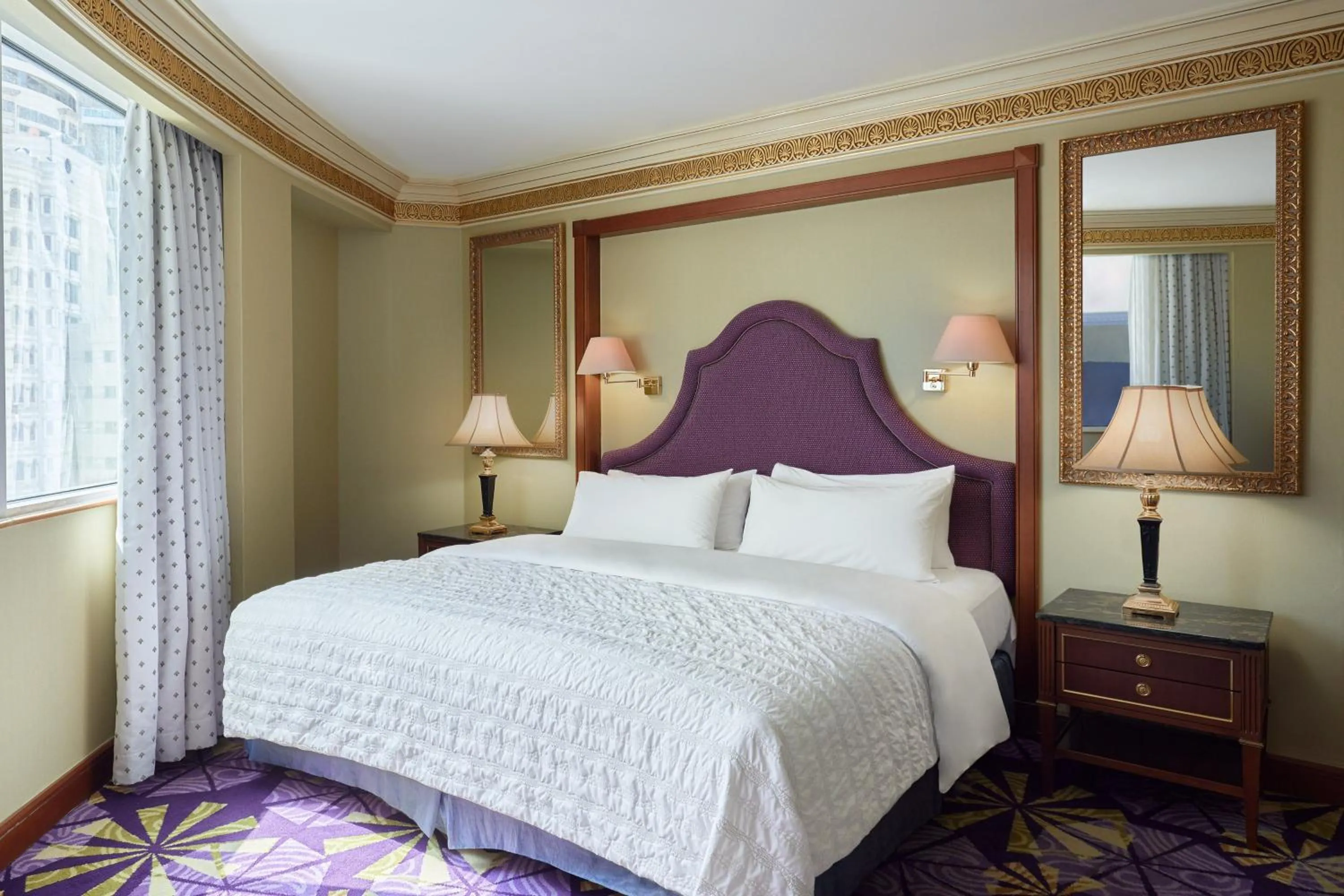 Bedroom, Bed in Le Meridien Makkah