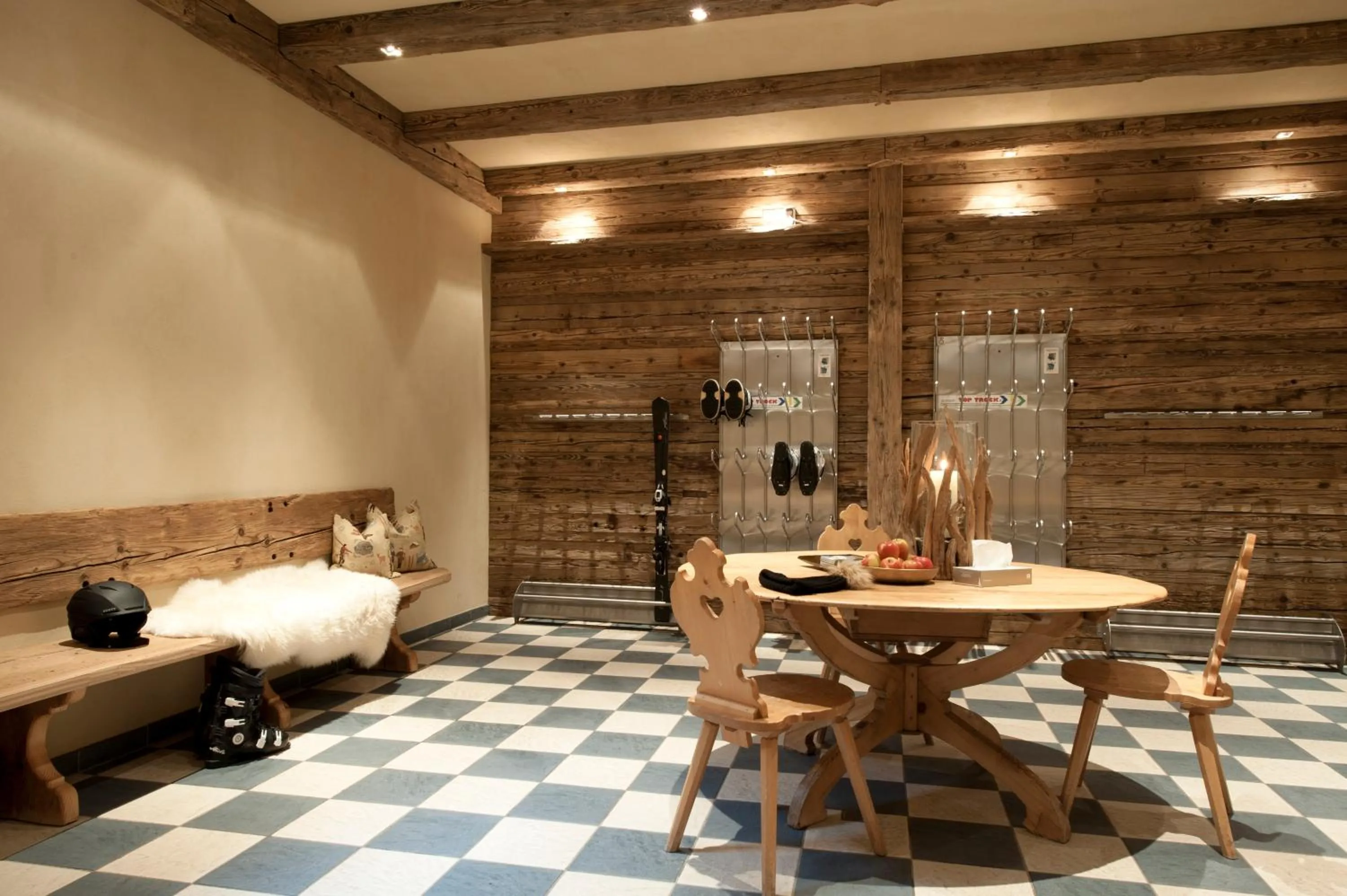 Skiing in Hotel Maiensee