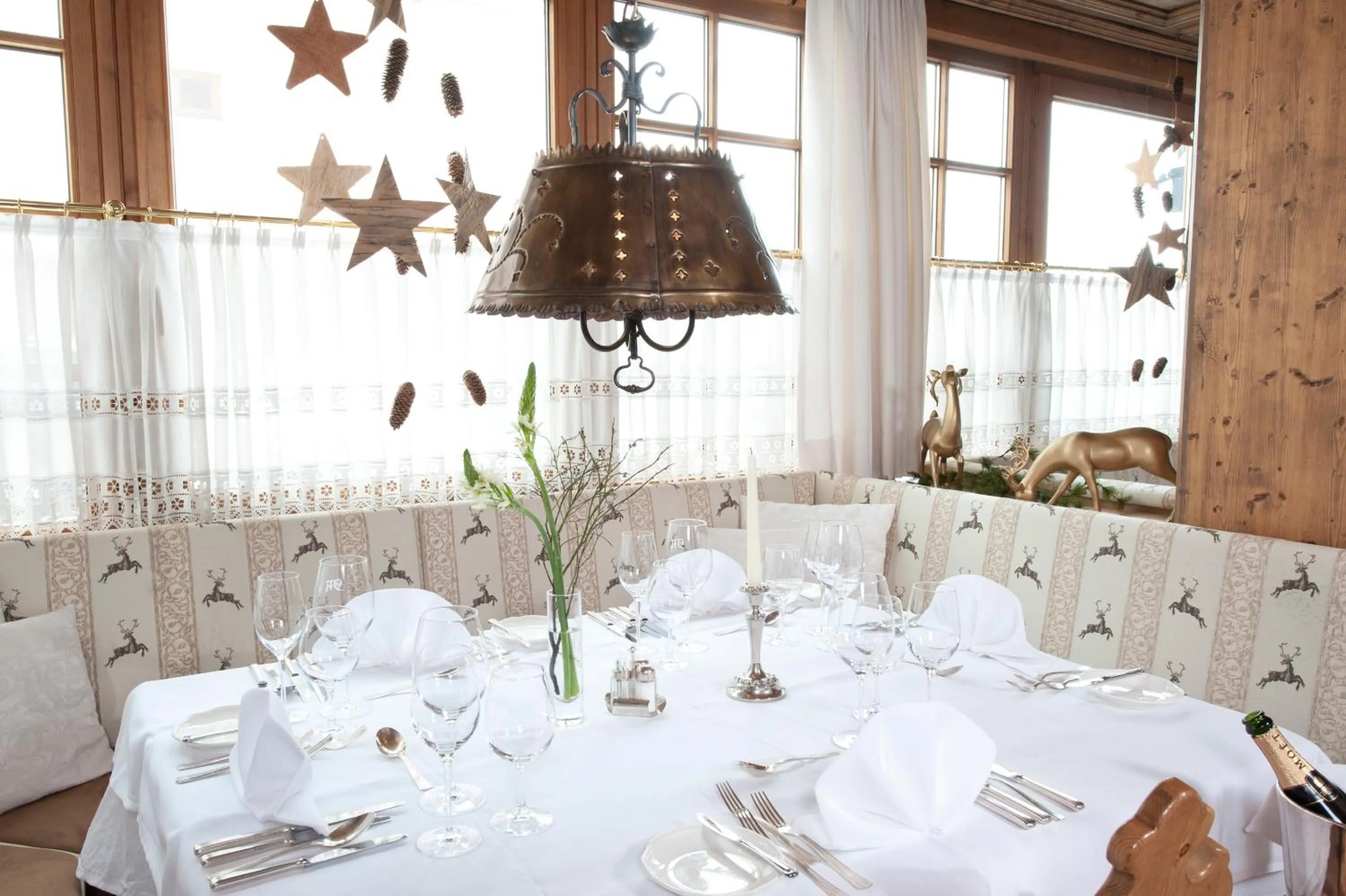 Restaurant/places to eat in Hotel Maiensee