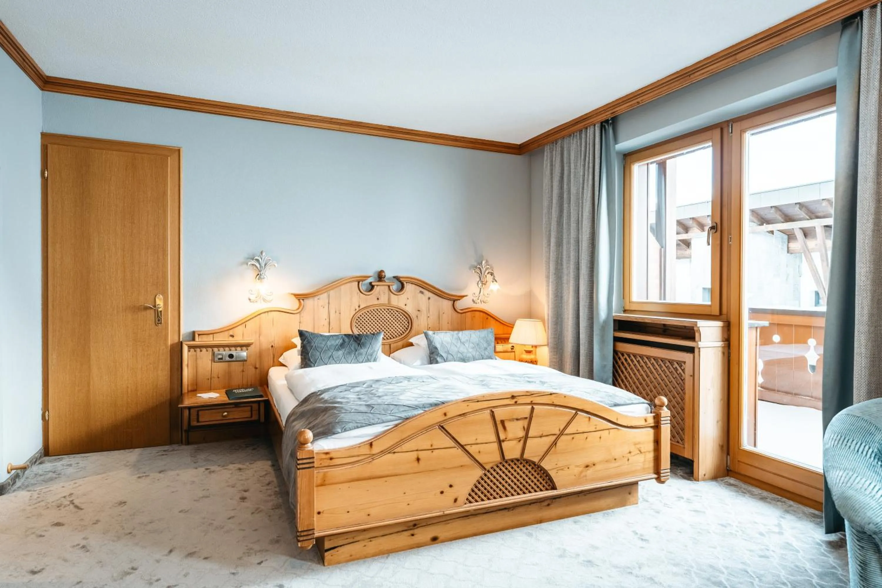 Photo of the whole room, Bed in Hotel Maiensee