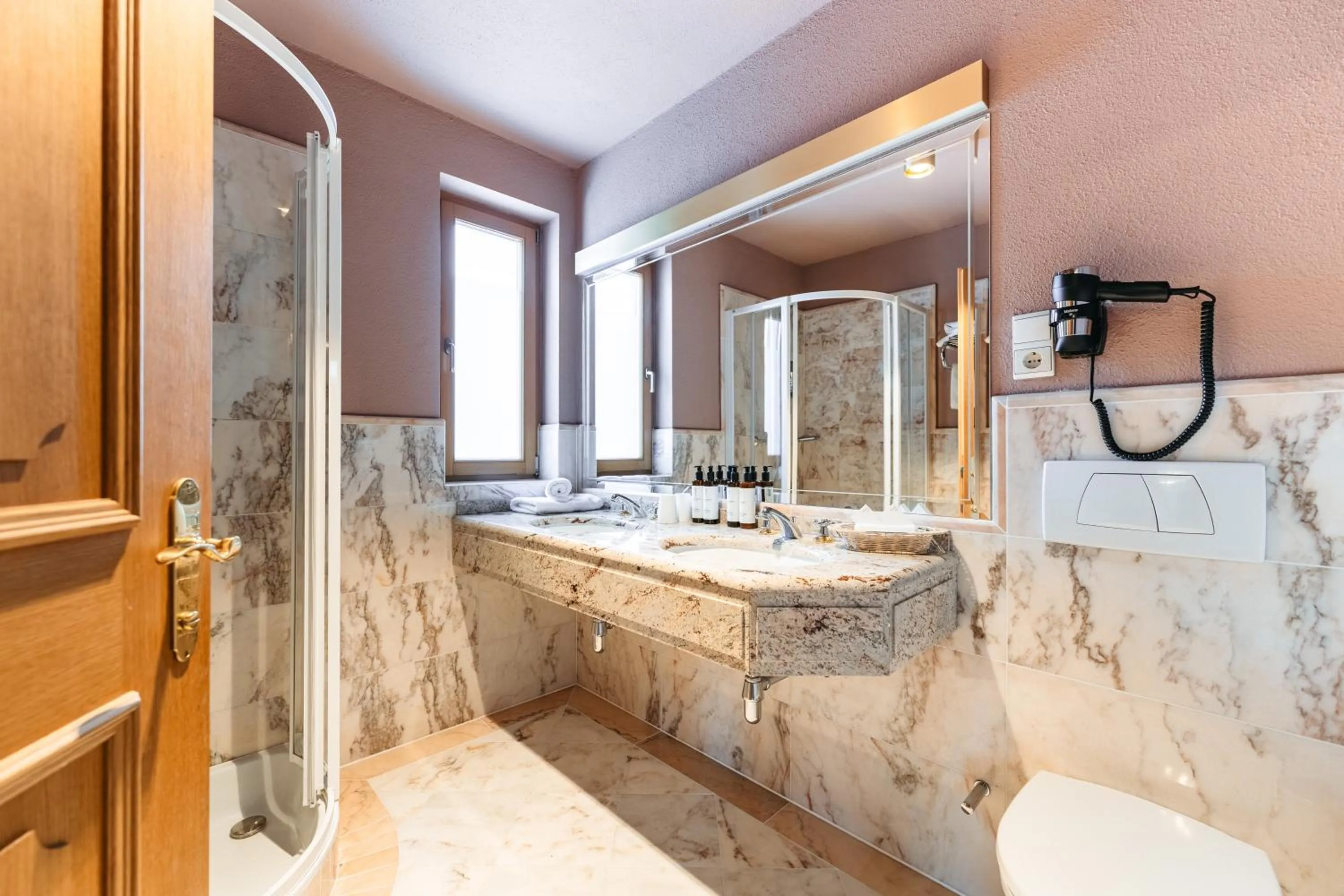 Bathroom in Hotel Maiensee