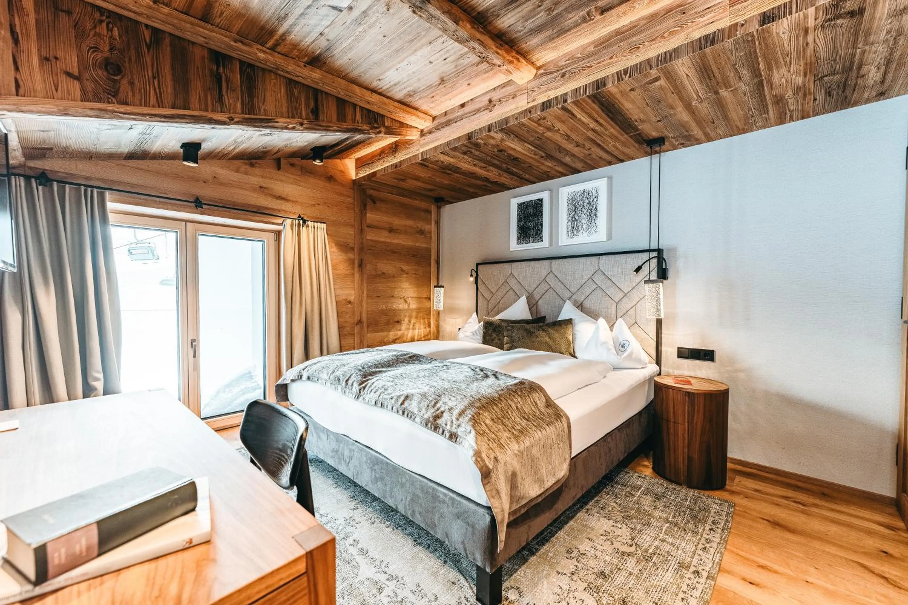 Photo of the whole room, Bed in Hotel Maiensee