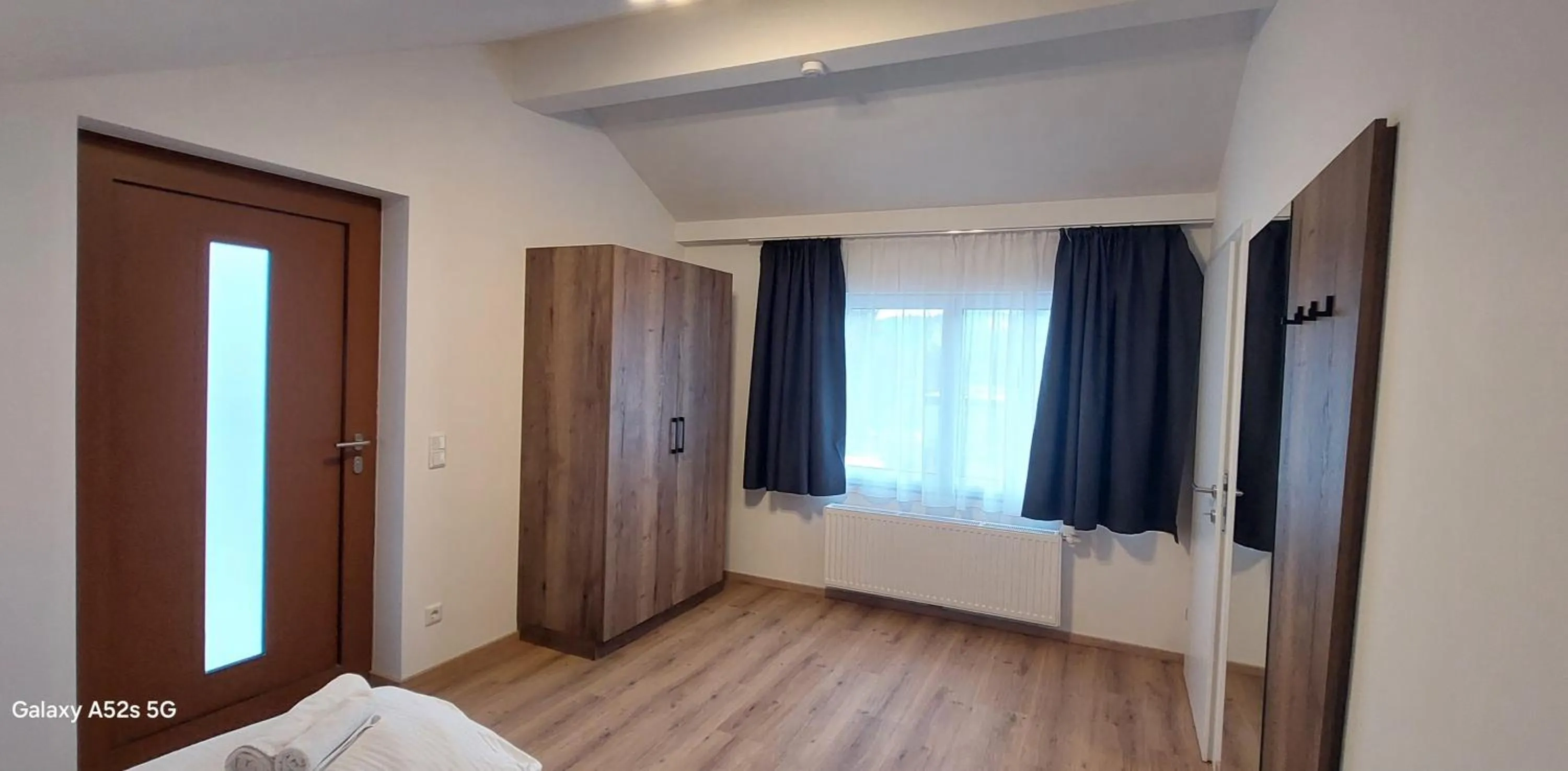 View (from property/room), Bed in Pension Irlingerhof