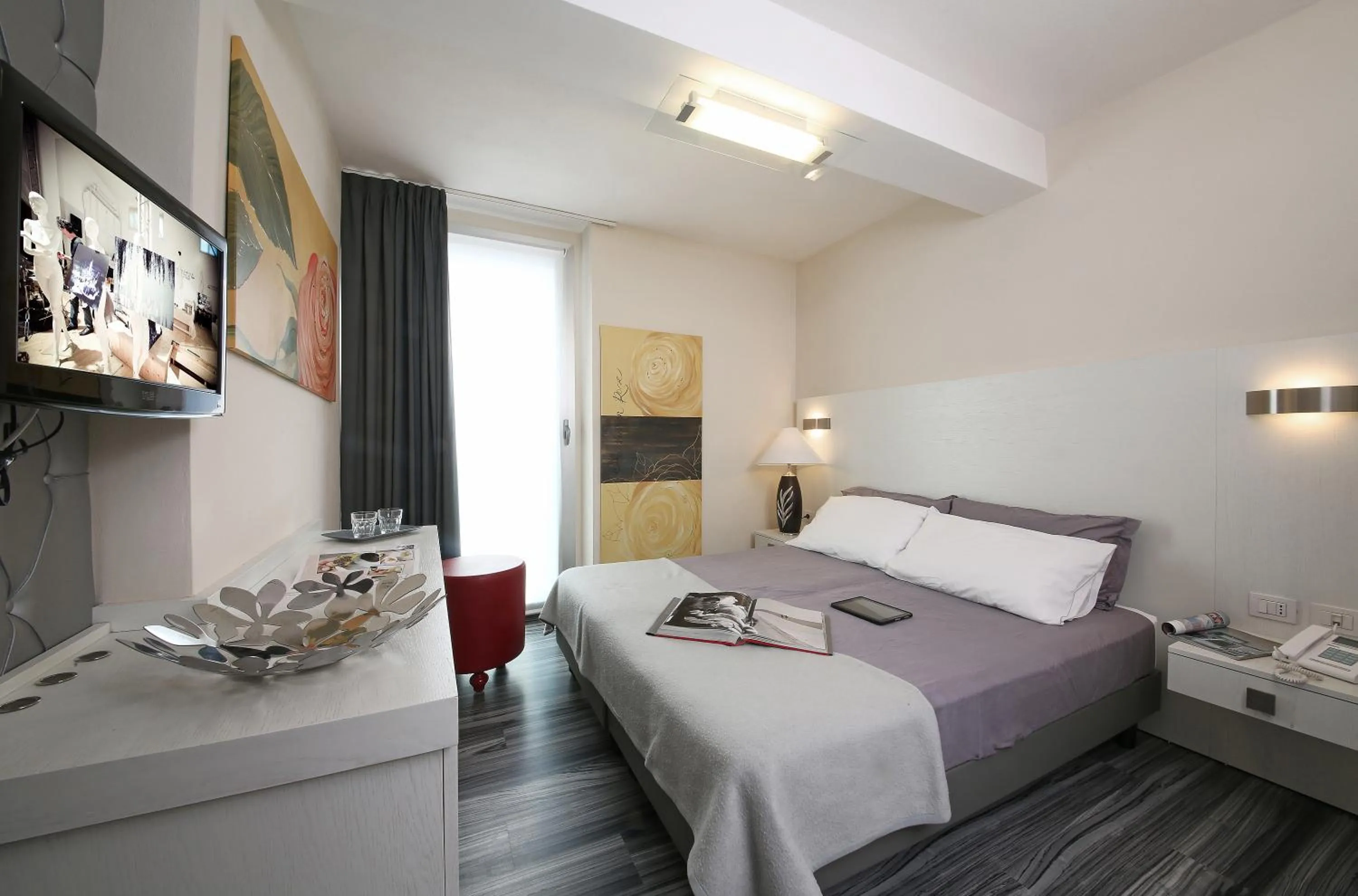 Bedroom, Bed in Happy Hotel Atelier Gardone Riviera Centro & Spa