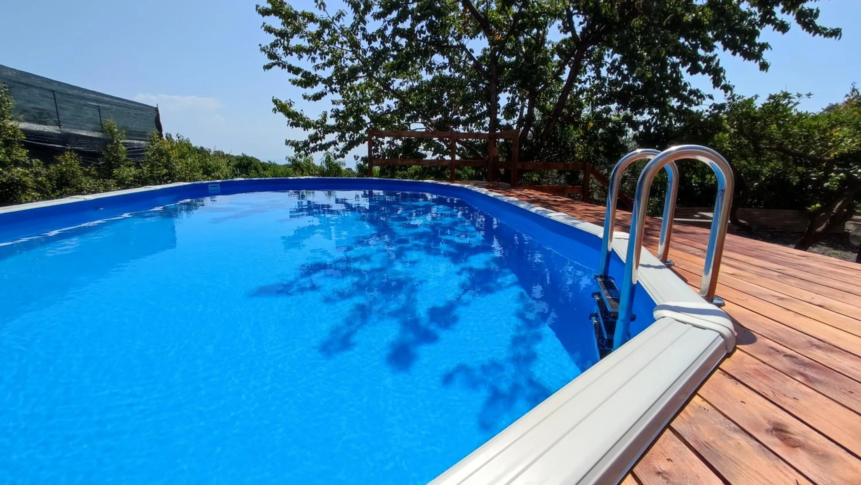 Pool view in Villa Feluchia Tra Il Mare E Il Vulcano