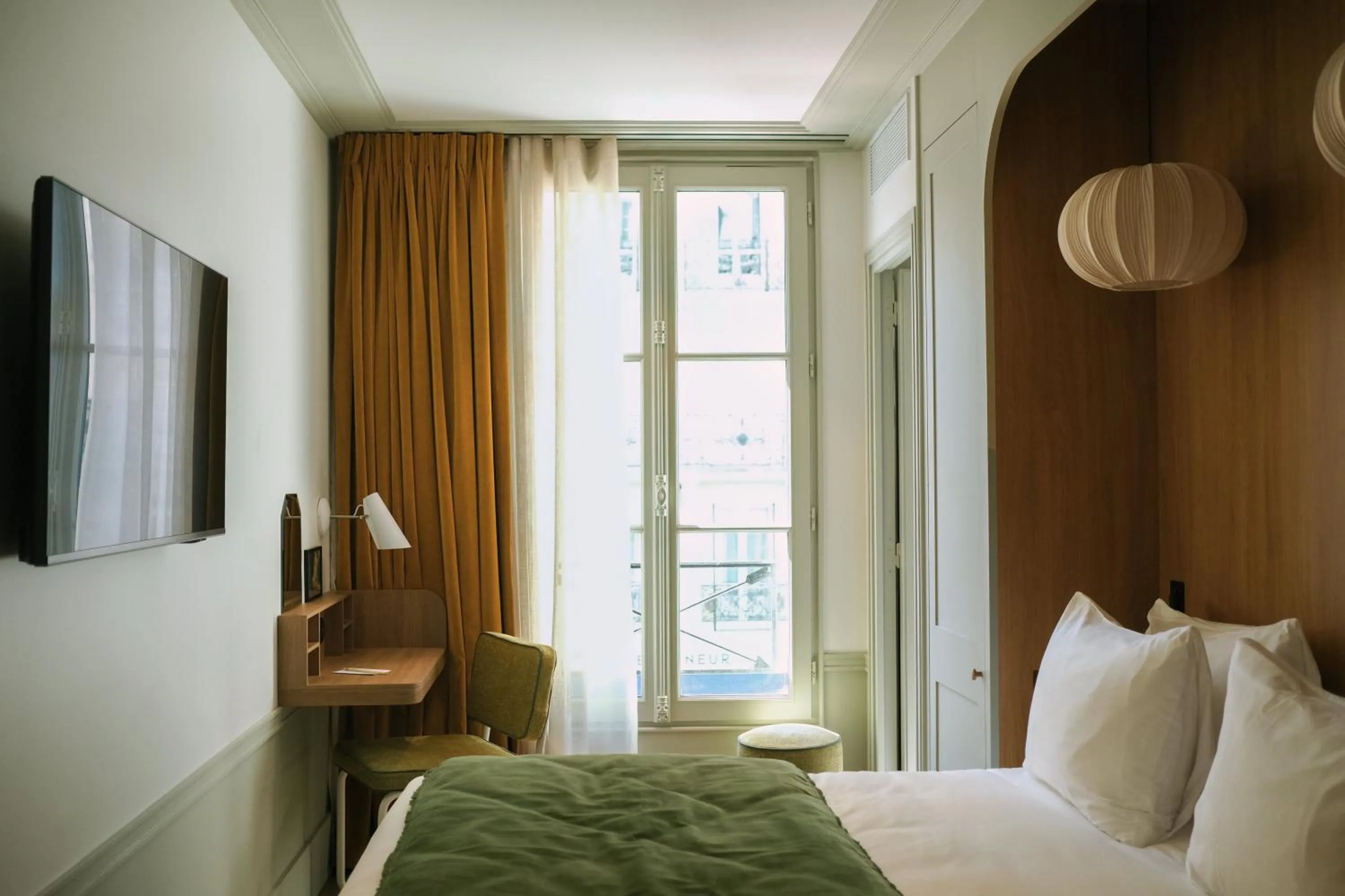 Bed in Hôtel Casimir