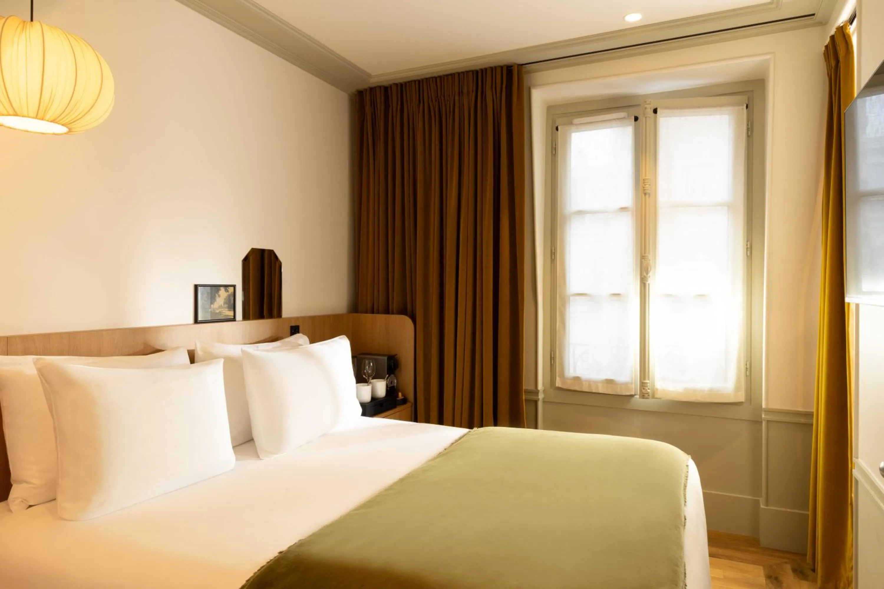 Bedroom, Bed in Hôtel Casimir