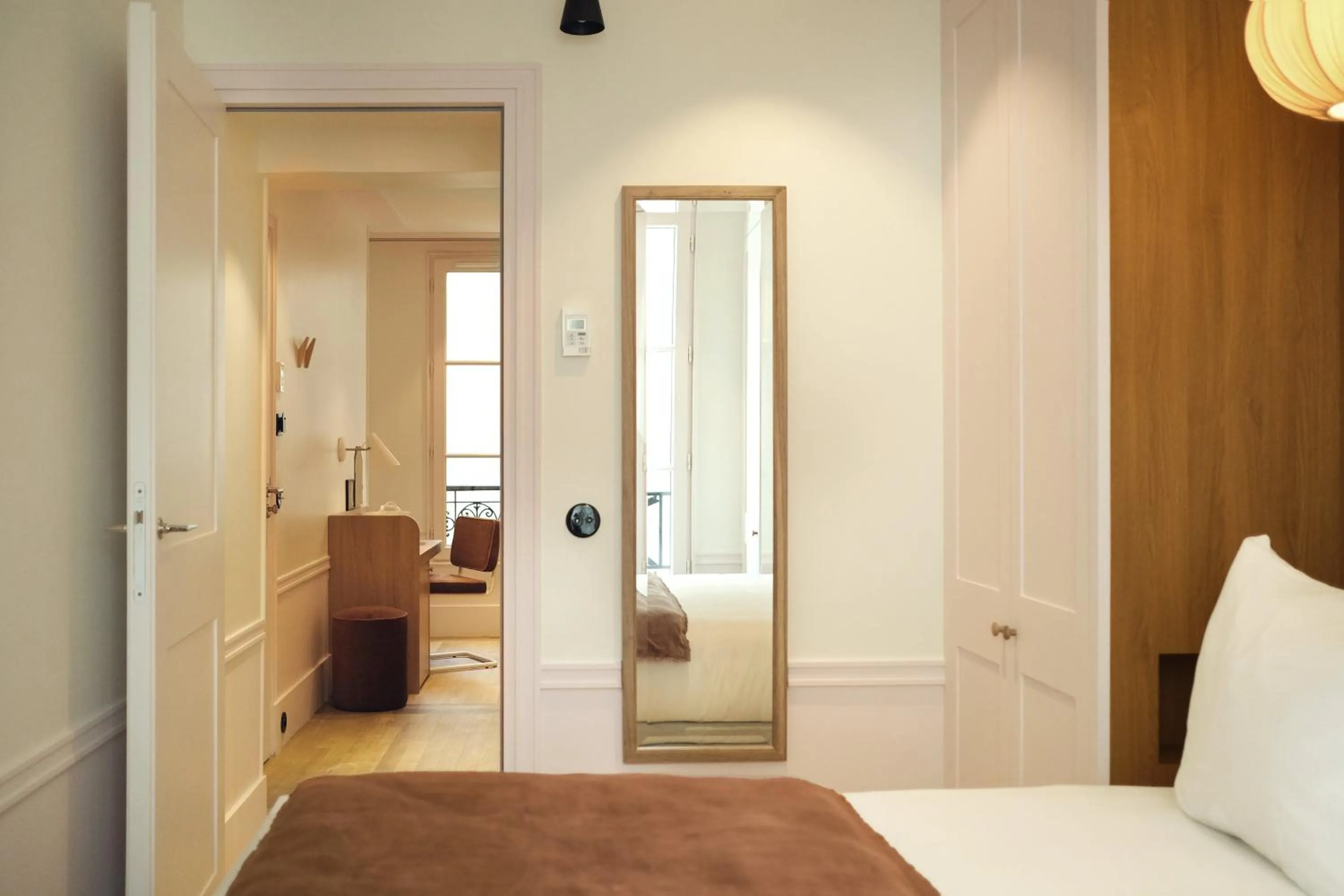 Photo of the whole room, Bed in Hôtel Casimir