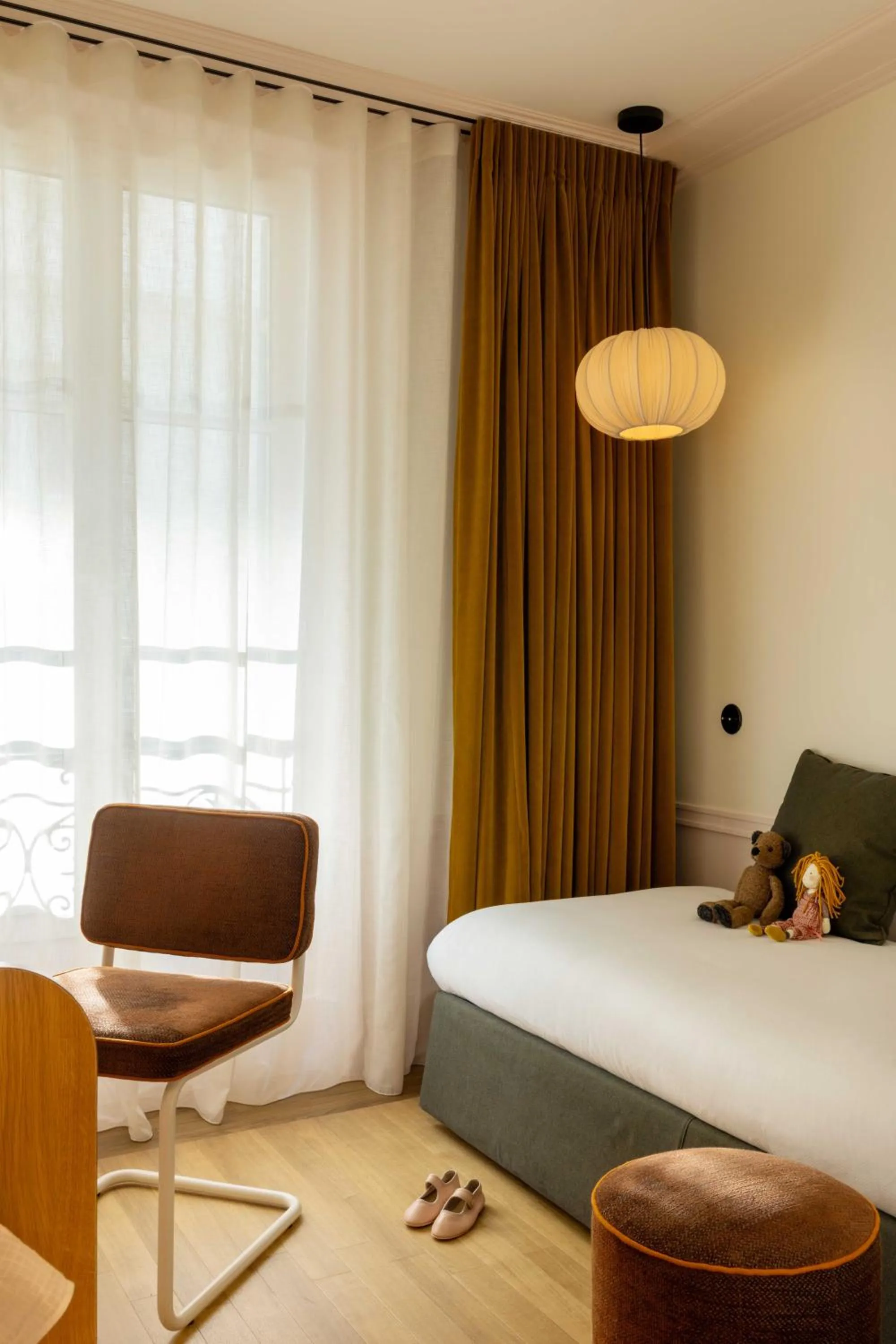 Photo of the whole room, Bed in Hôtel Casimir