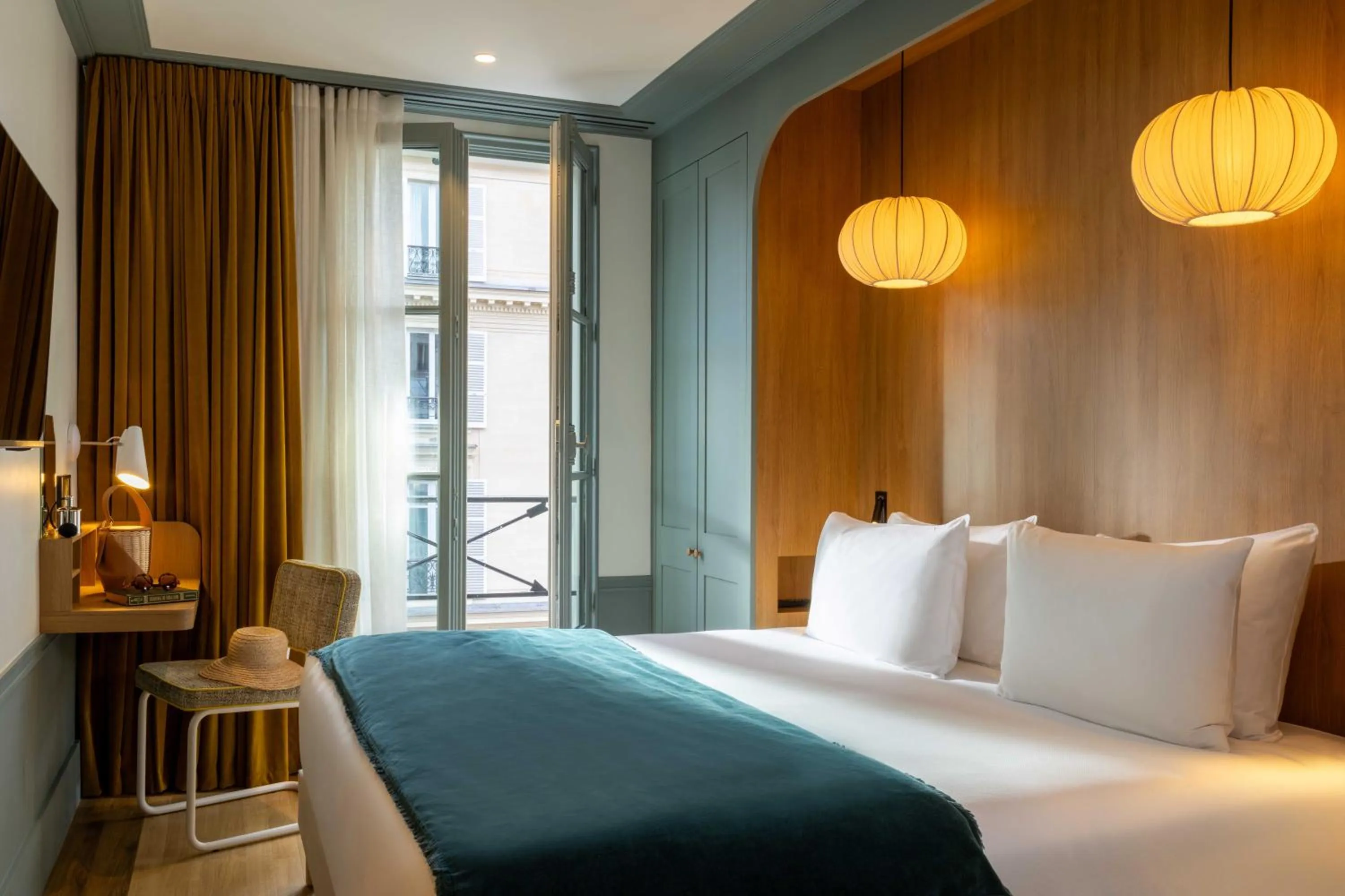 Bedroom, Bed in Hôtel Casimir