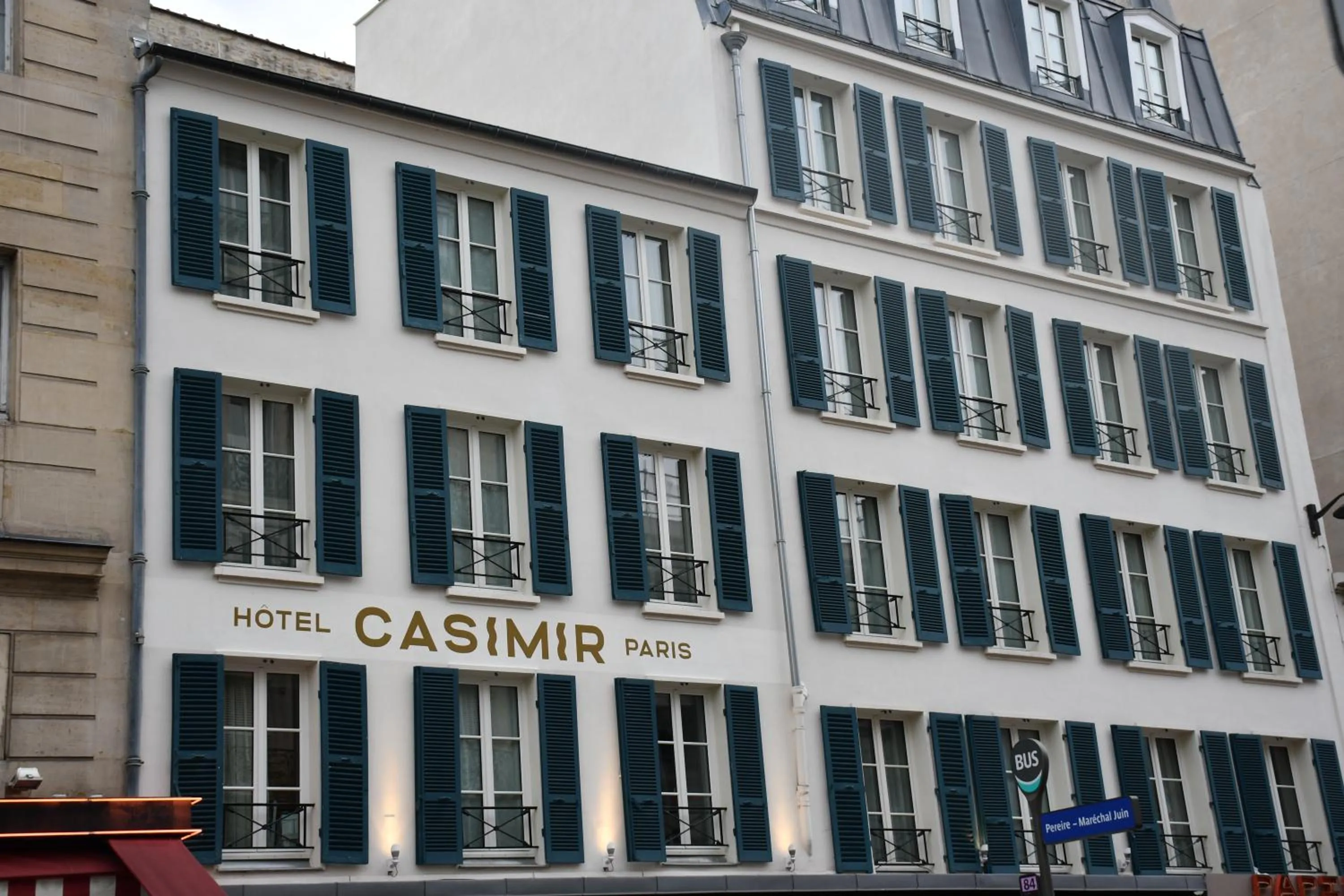 Facade/entrance in Hôtel Casimir